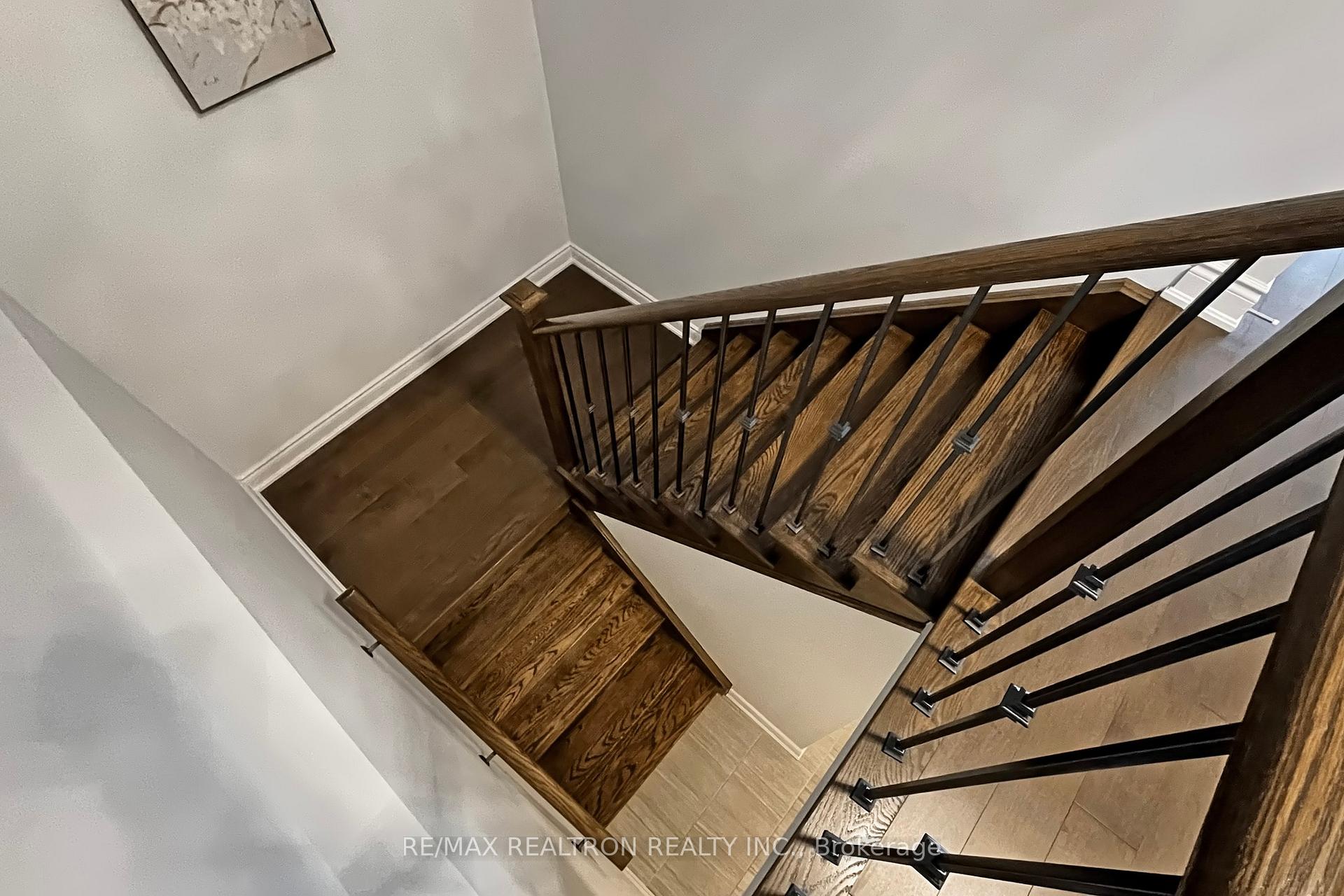 Photo 25 of 16 Washburn Path, Clarington, Courtice — HOMEH