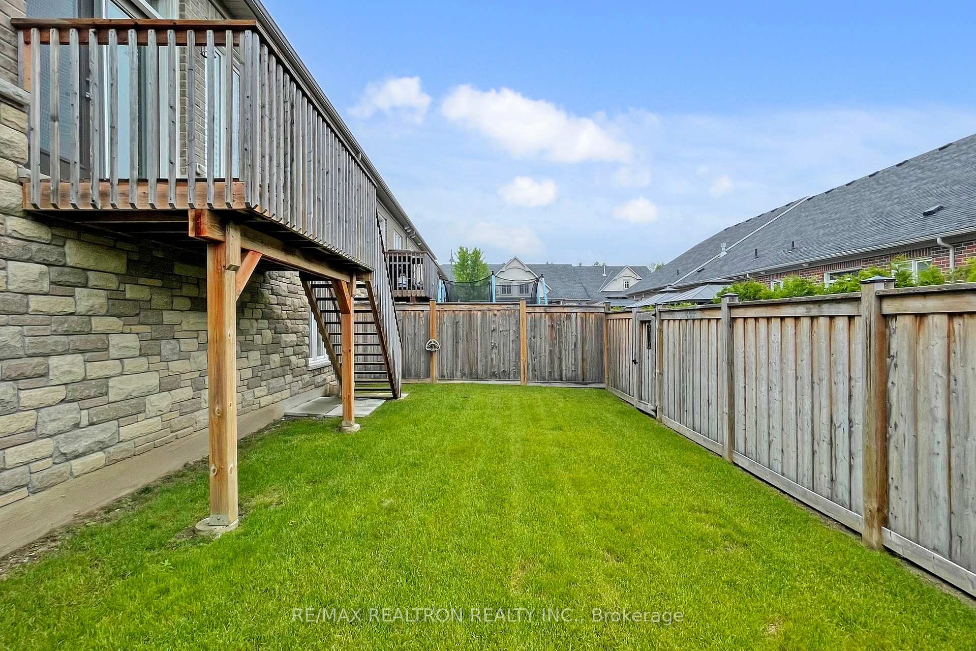 Photo 40 of 16 Washburn Path, Clarington, Courtice — HOMEH