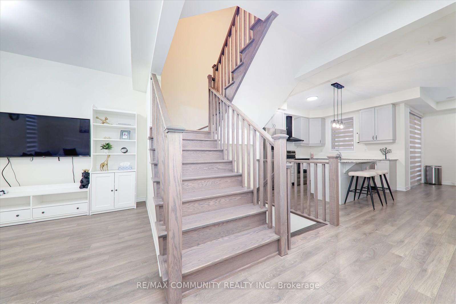 Photo 6 of 3316 Thunderbird Promenade, Pickering, Rural Pickering — HOMEH
