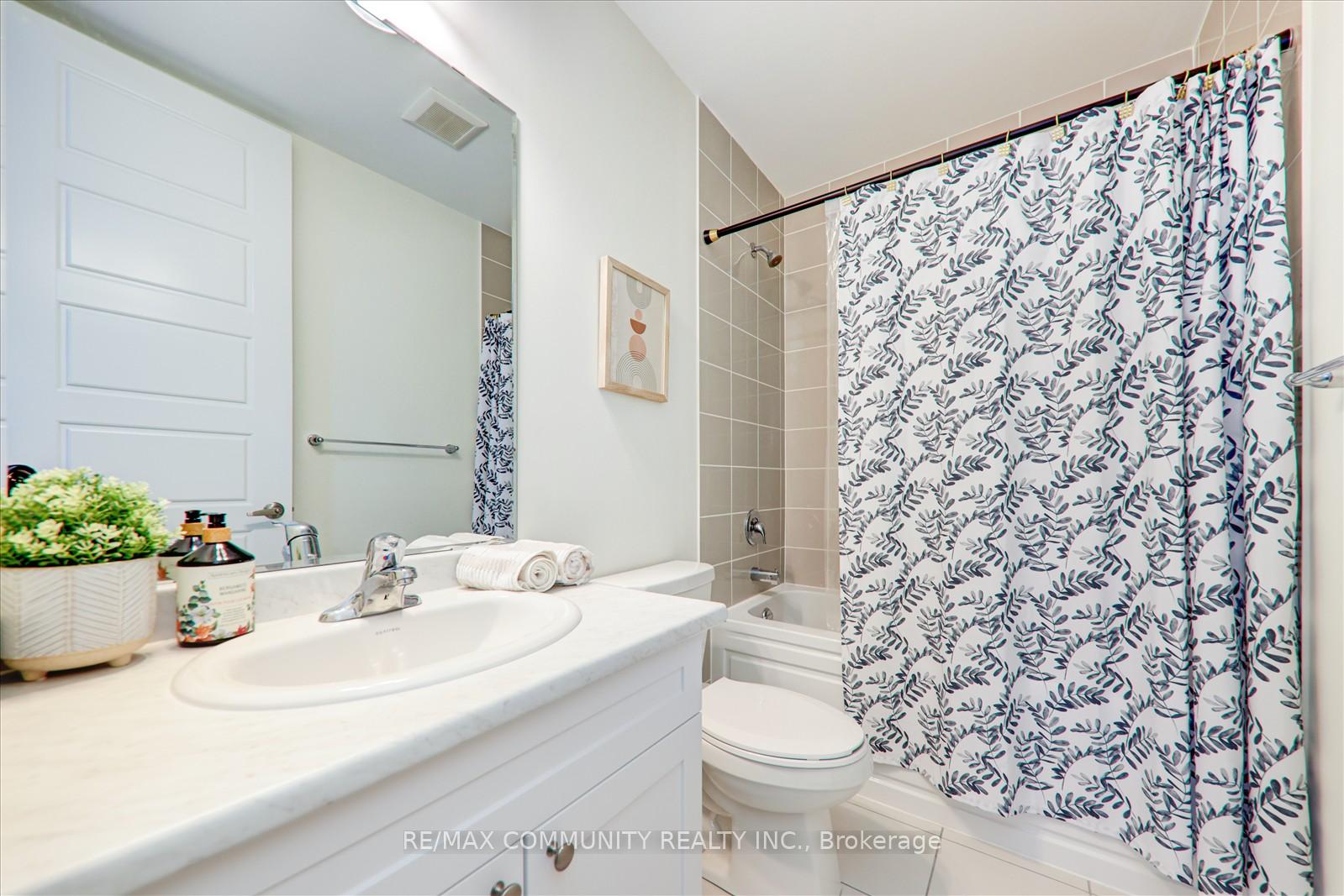 Photo 3 of 3316 Thunderbird Promenade, Pickering, Rural Pickering — HOMEH