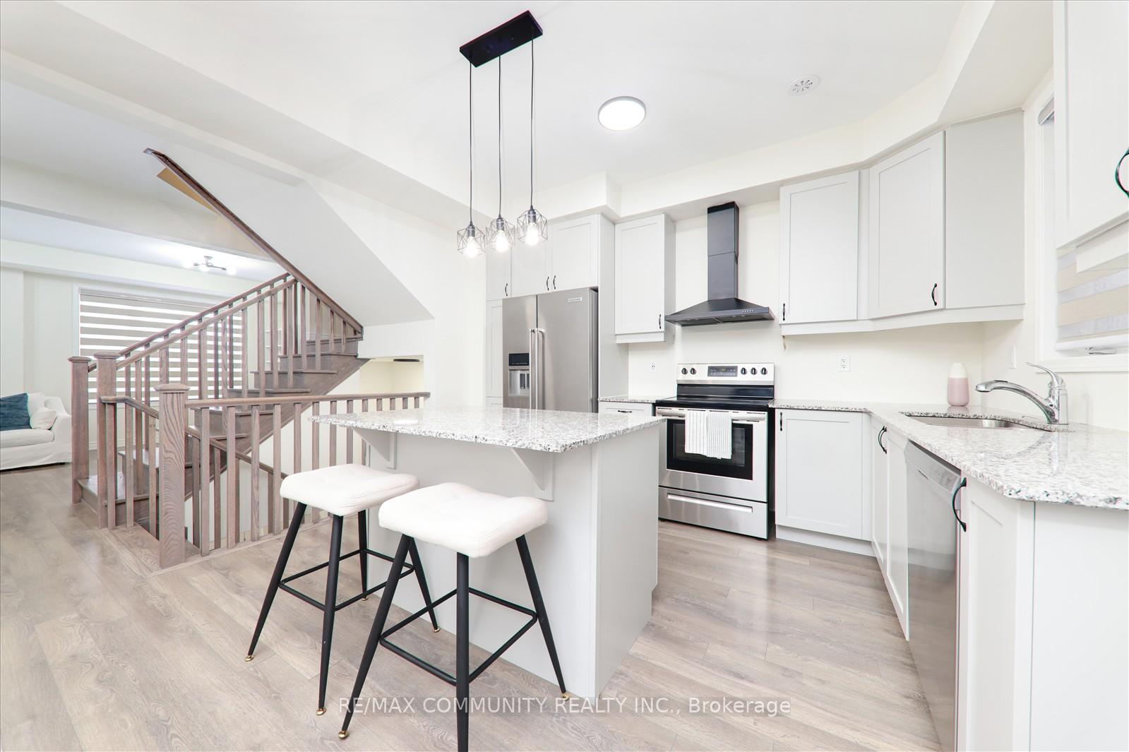 Photo 13 of 3316 Thunderbird Promenade, Pickering, Rural Pickering — HOMEH