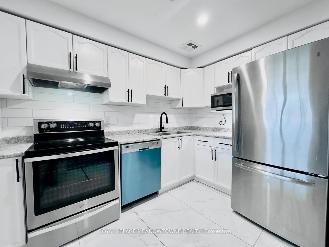 Photo 4 of 19 Galileo Boulevard, Brantford — HOMEH