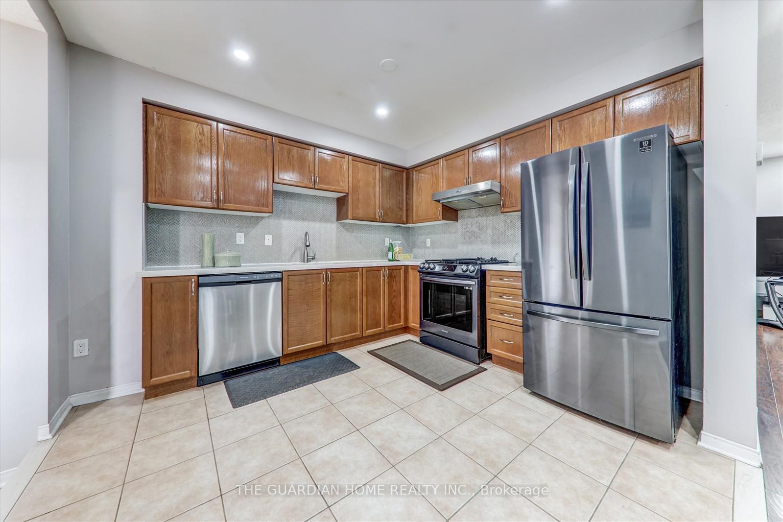 Photo 7 of 116 Williamson Drive E, Ajax, Northeast Ajax — HOMEH
