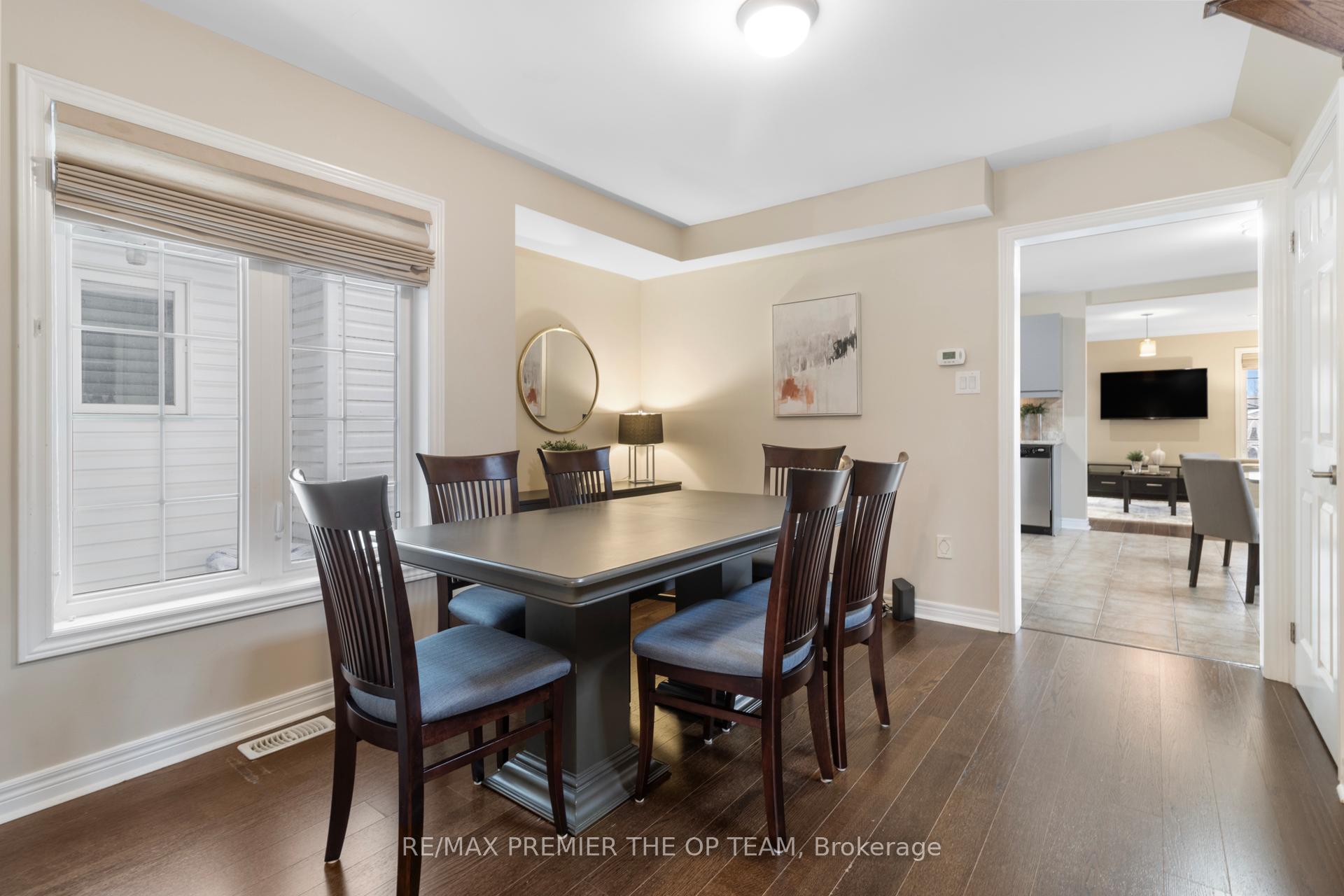 Photo 7 of 150 Venice Gate Drive, Vaughan, Vellore Village — HOMEH