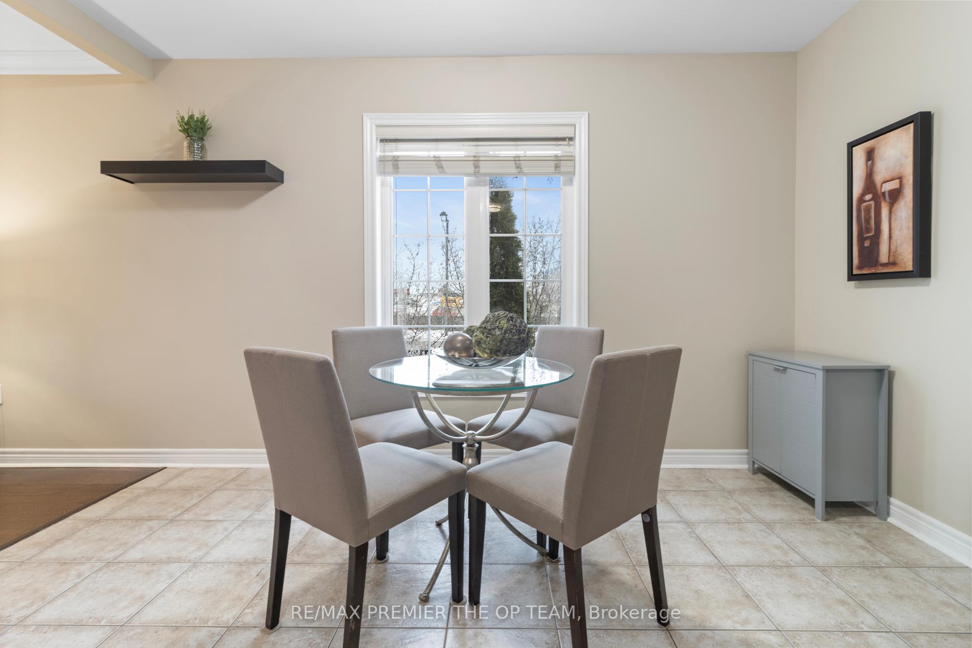 Photo 9 of 150 Venice Gate Drive, Vaughan, Vellore Village — HOMEH