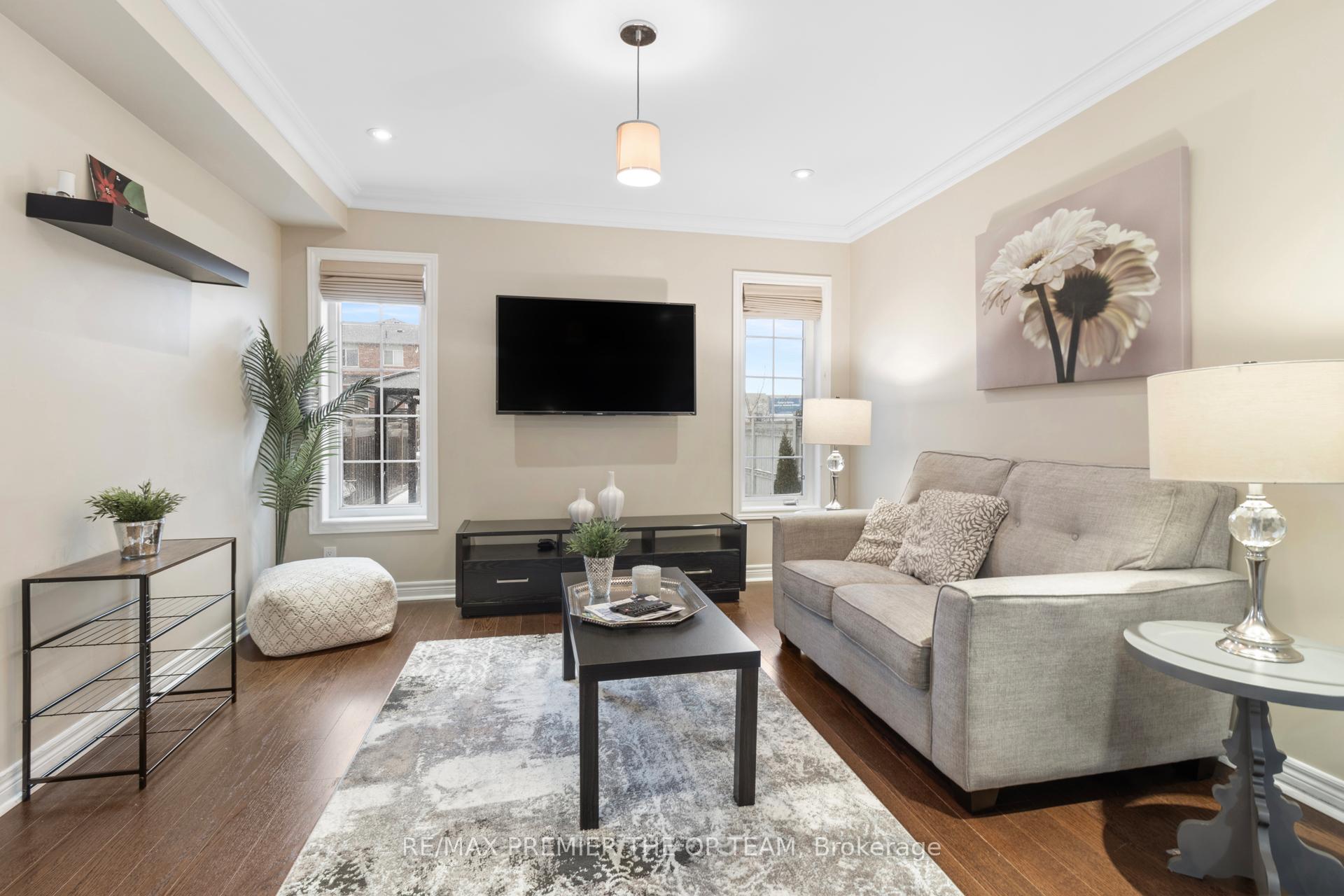 Photo 17 of 150 Venice Gate Drive, Vaughan, Vellore Village — HOMEH