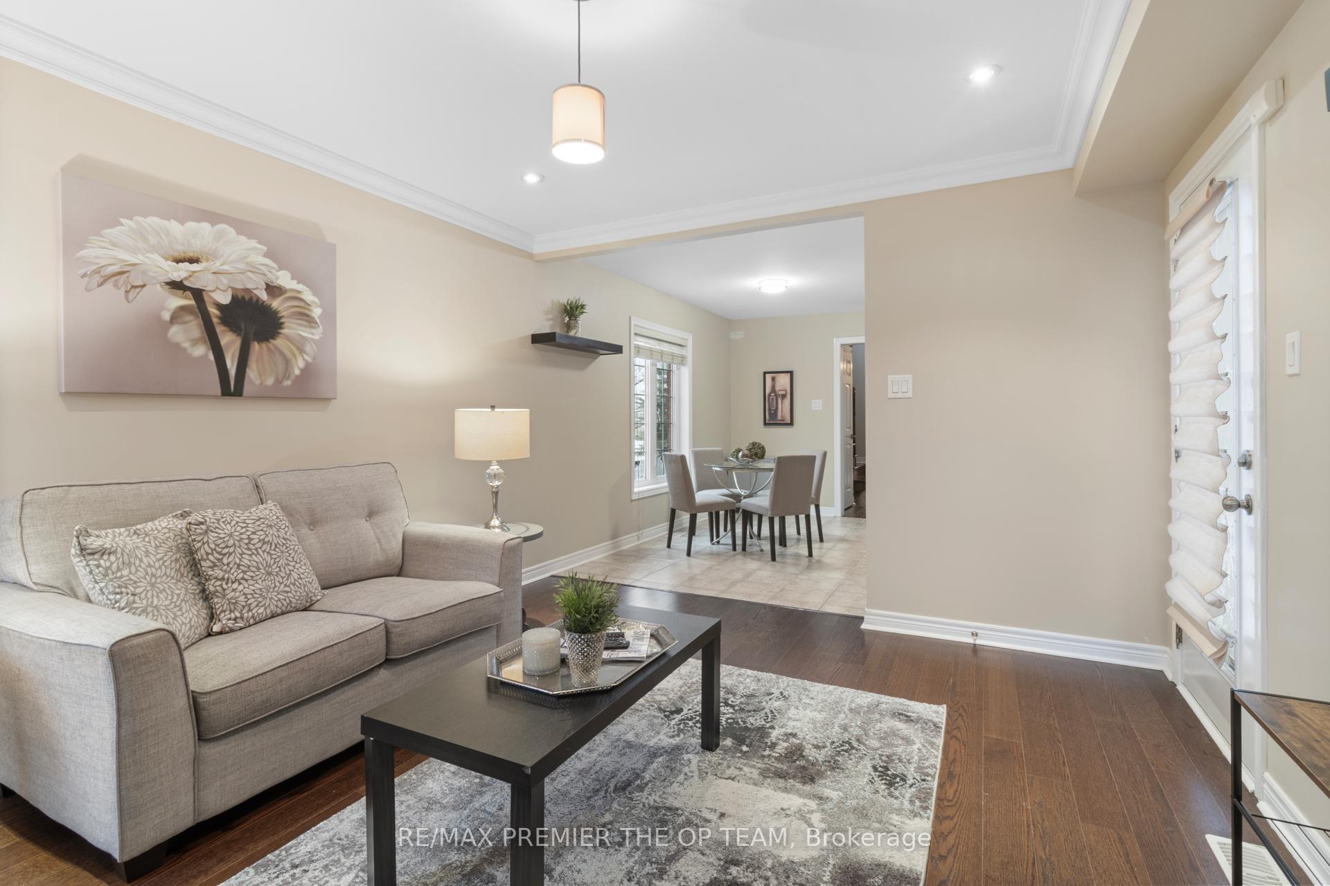 Photo 15 of 150 Venice Gate Drive, Vaughan, Vellore Village — HOMEH
