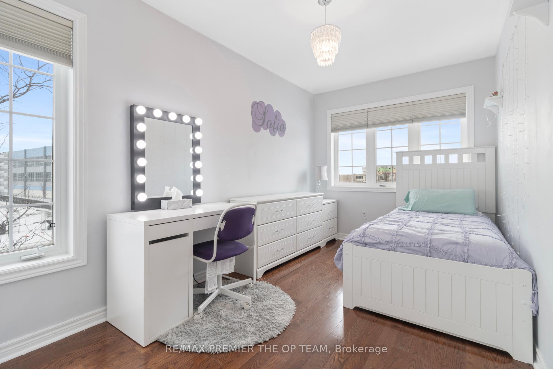 Photo 23 of 150 Venice Gate Drive, Vaughan, Vellore Village — HOMEH