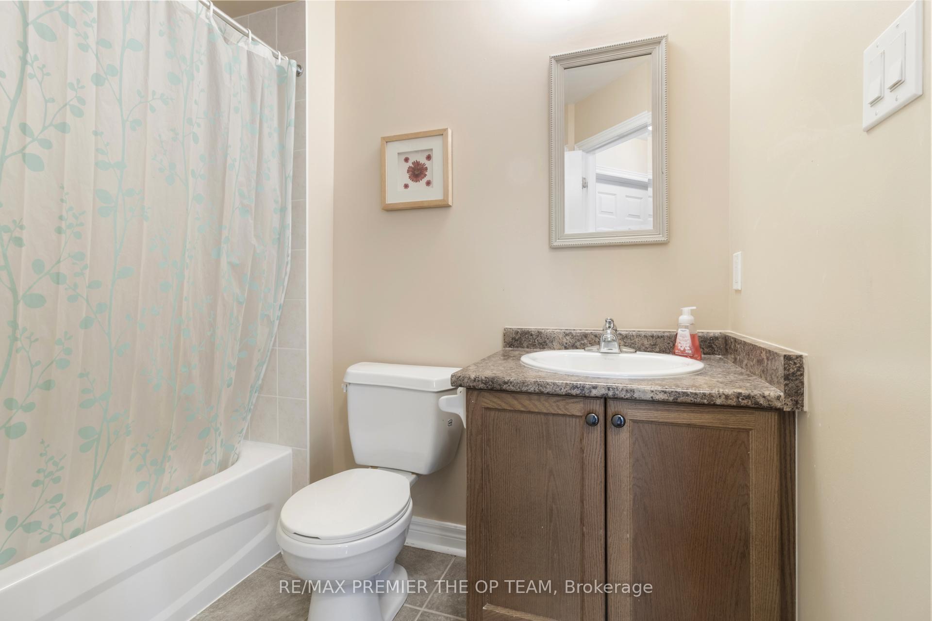 Photo 20 of 150 Venice Gate Drive, Vaughan, Vellore Village — HOMEH