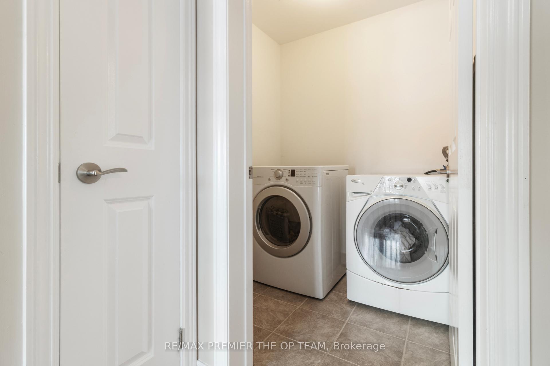 Photo 18 of 150 Venice Gate Drive, Vaughan, Vellore Village — HOMEH