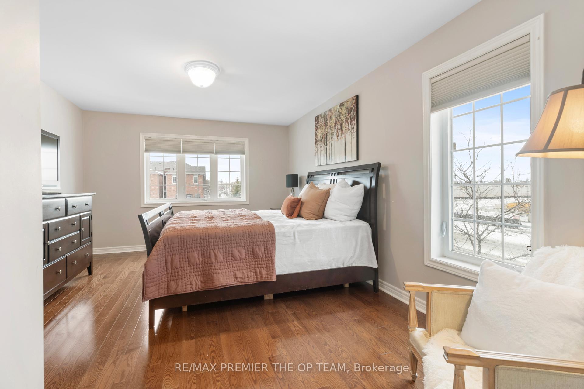 Photo 48 of 150 Venice Gate Drive, Vaughan, Vellore Village — HOMEH