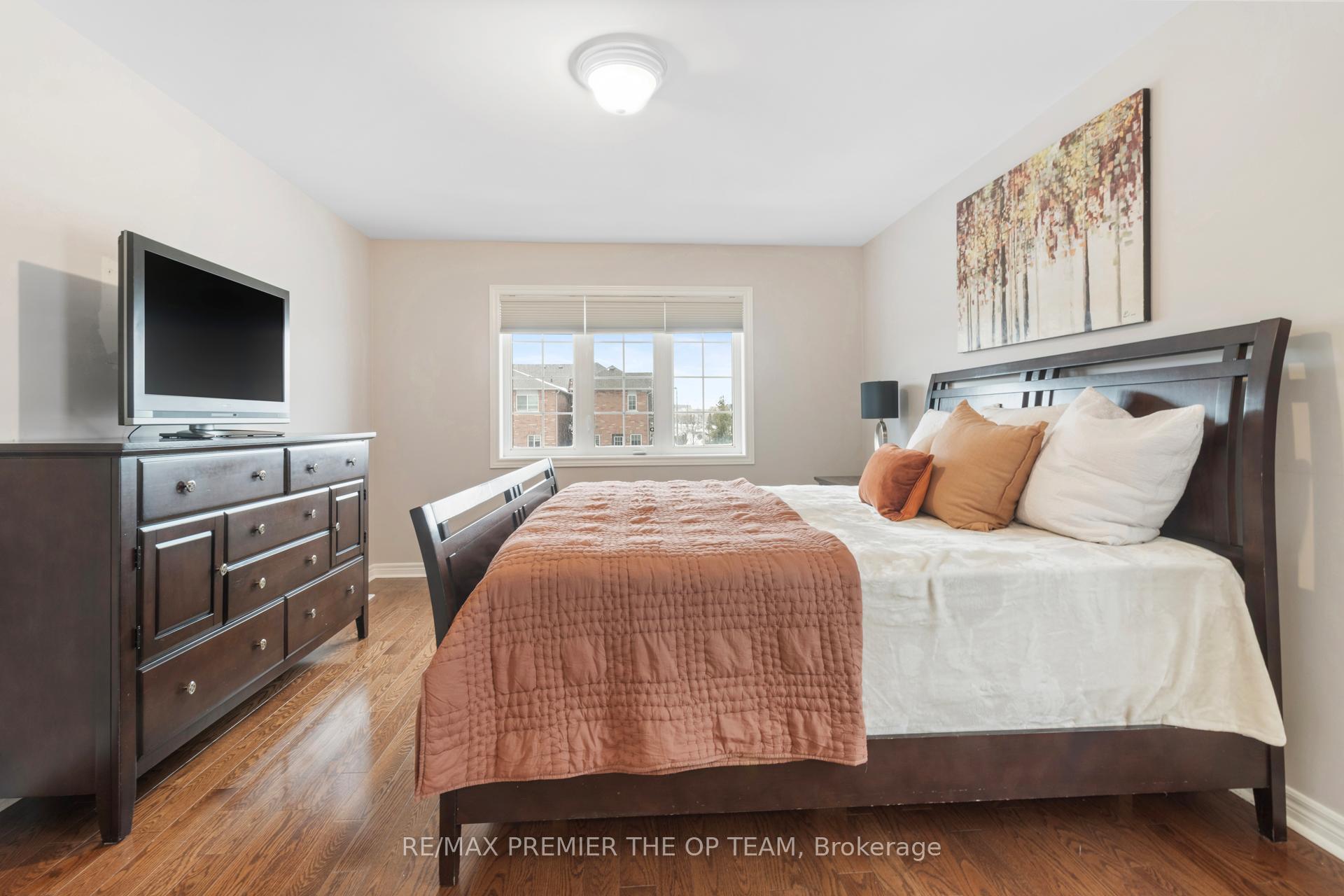 Photo 27 of 150 Venice Gate Drive, Vaughan, Vellore Village — HOMEH