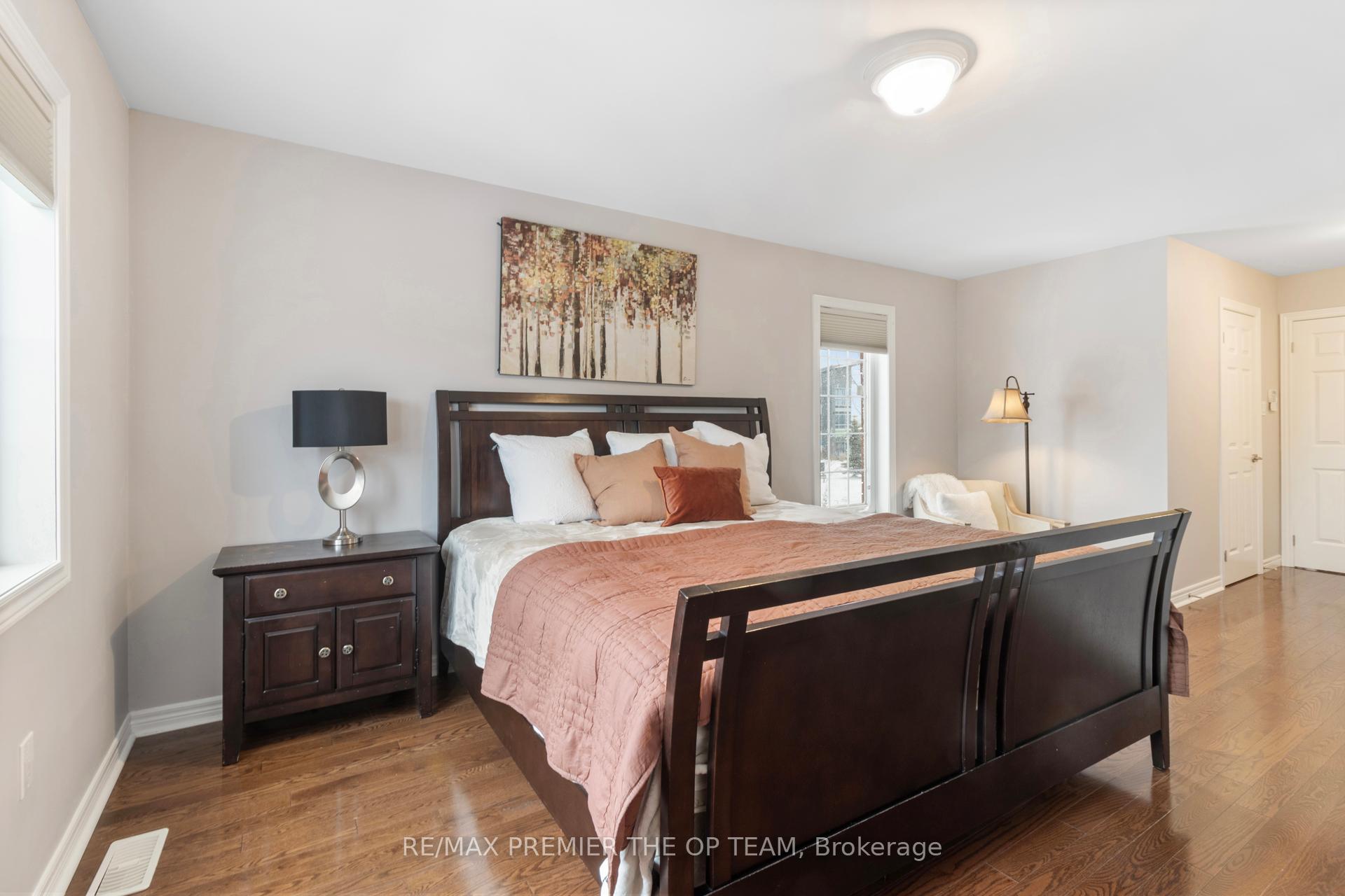 Photo 30 of 150 Venice Gate Drive, Vaughan, Vellore Village — HOMEH