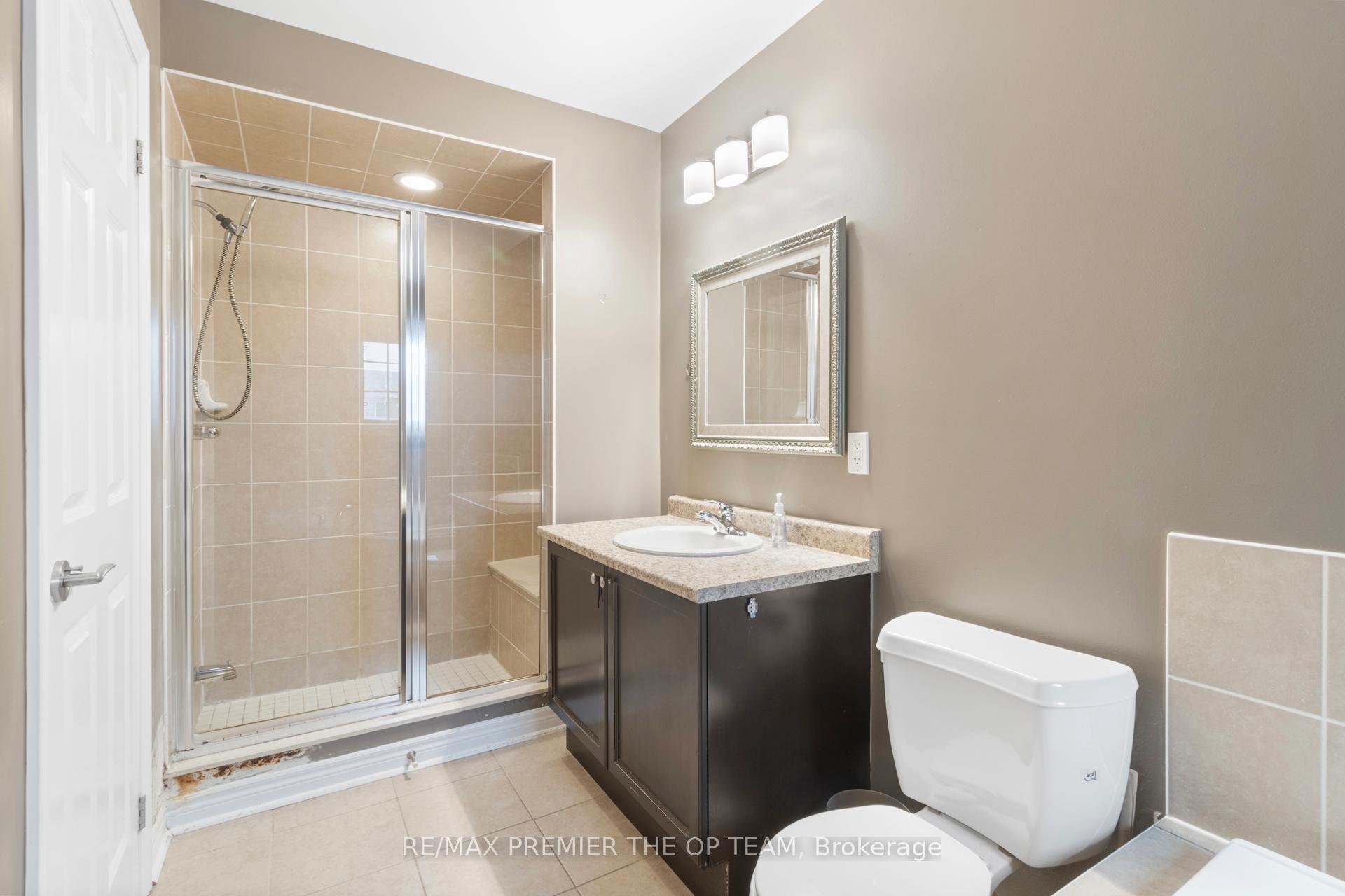 Photo 36 of 150 Venice Gate Drive, Vaughan, Vellore Village — HOMEH