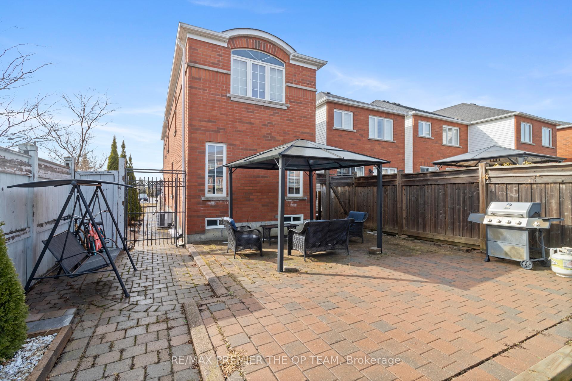 Photo 33 of 150 Venice Gate Drive, Vaughan, Vellore Village — HOMEH