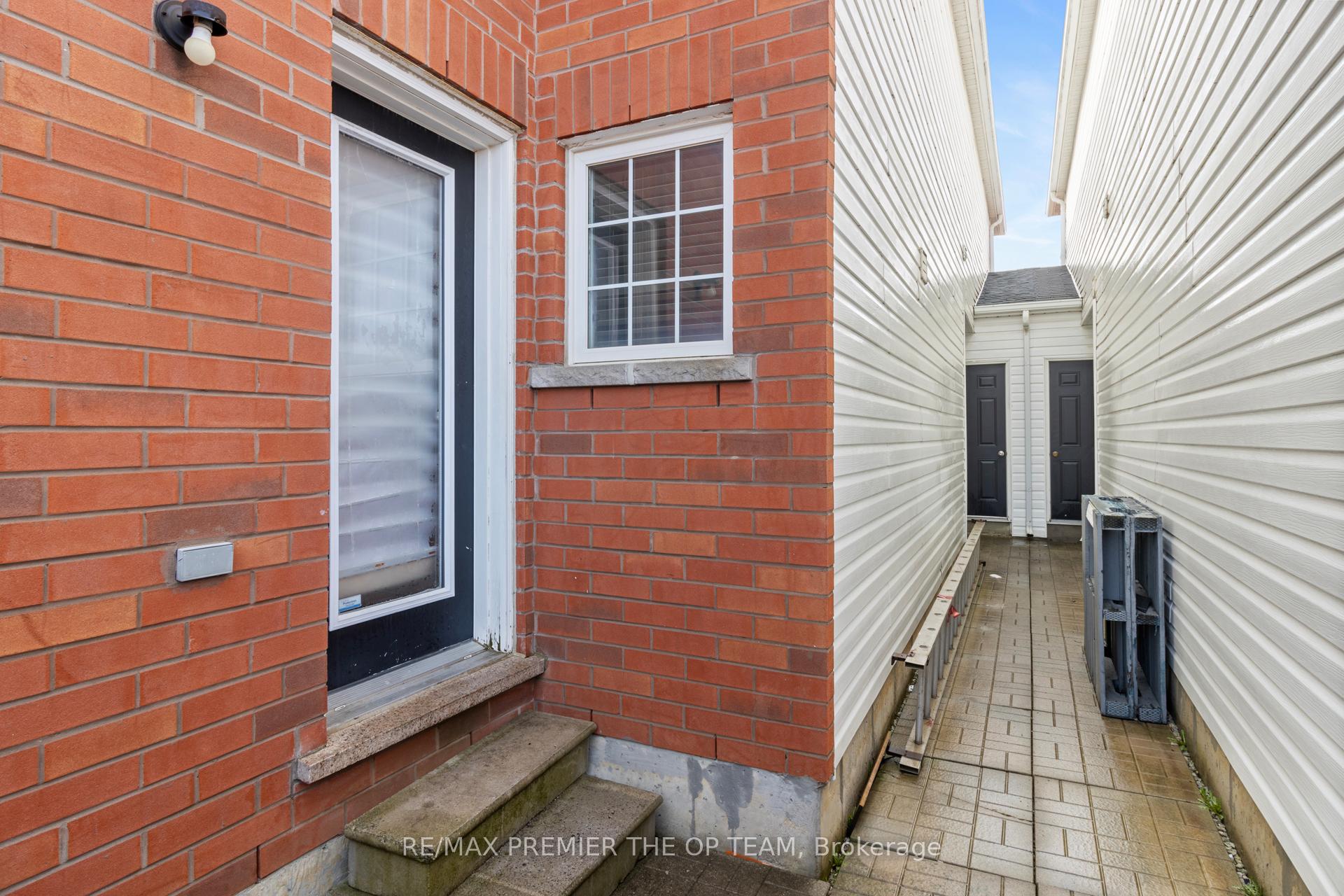 Photo 42 of 150 Venice Gate Drive, Vaughan, Vellore Village — HOMEH