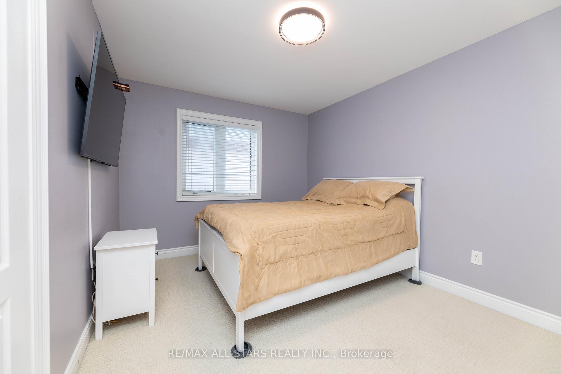Photo 30 of 46 Eastgate Circle, Whitby, Brooklin — HOMEH