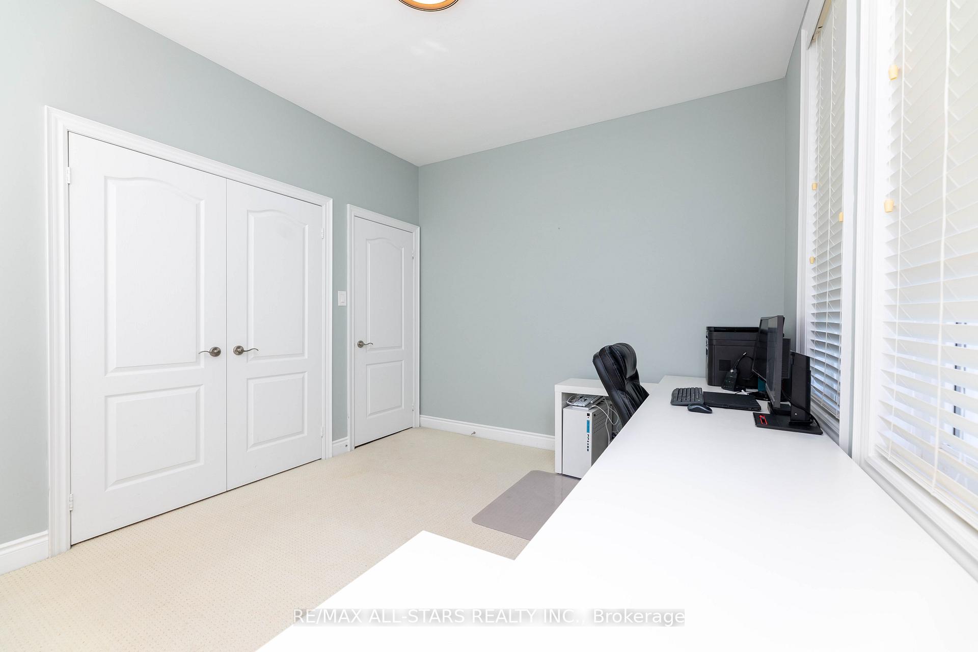 Photo 27 of 46 Eastgate Circle, Whitby, Brooklin — HOMEH