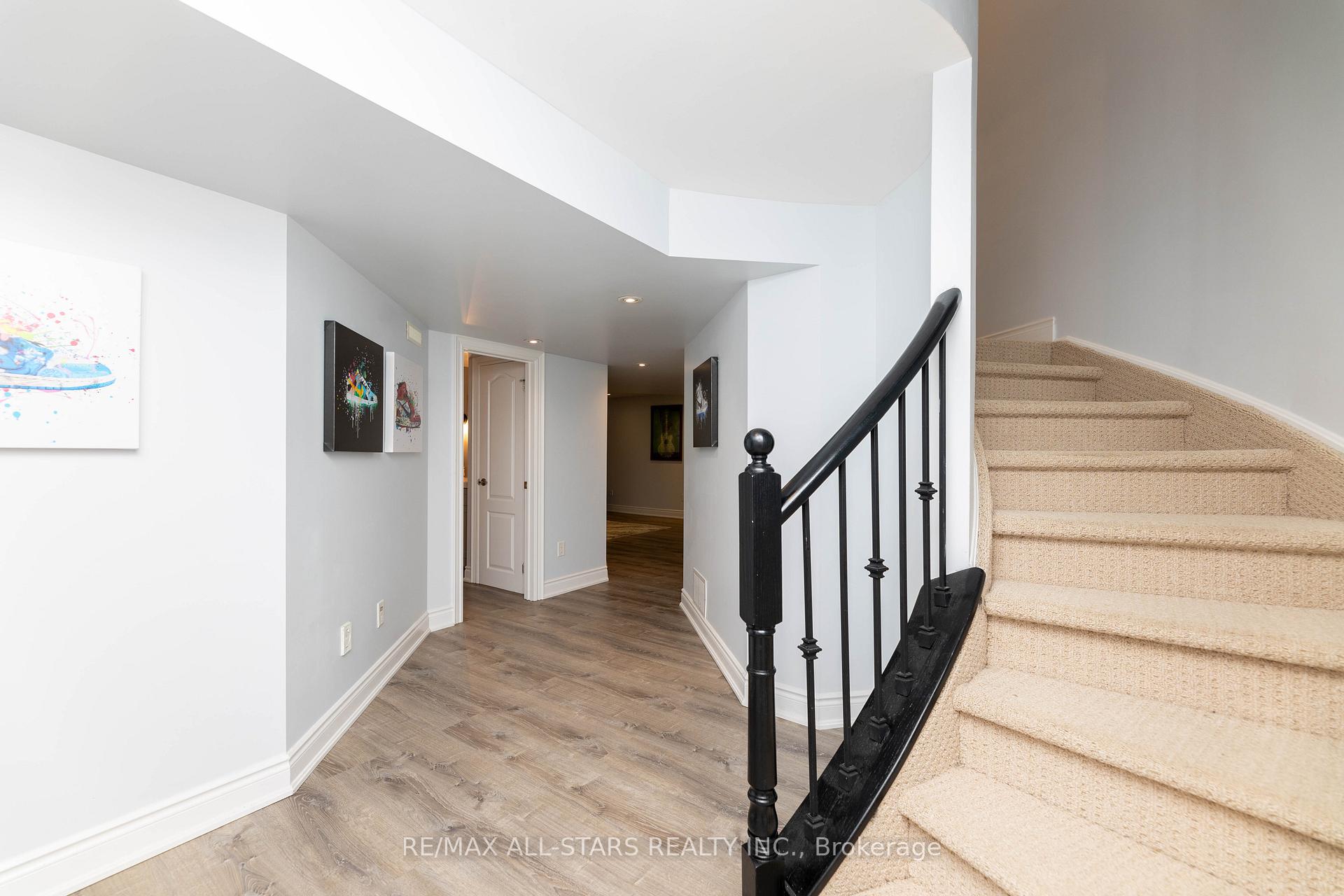 Photo 25 of 46 Eastgate Circle, Whitby, Brooklin — HOMEH