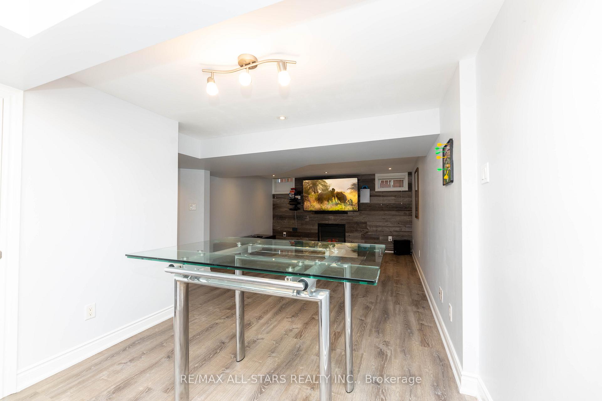 Photo 34 of 46 Eastgate Circle, Whitby, Brooklin — HOMEH