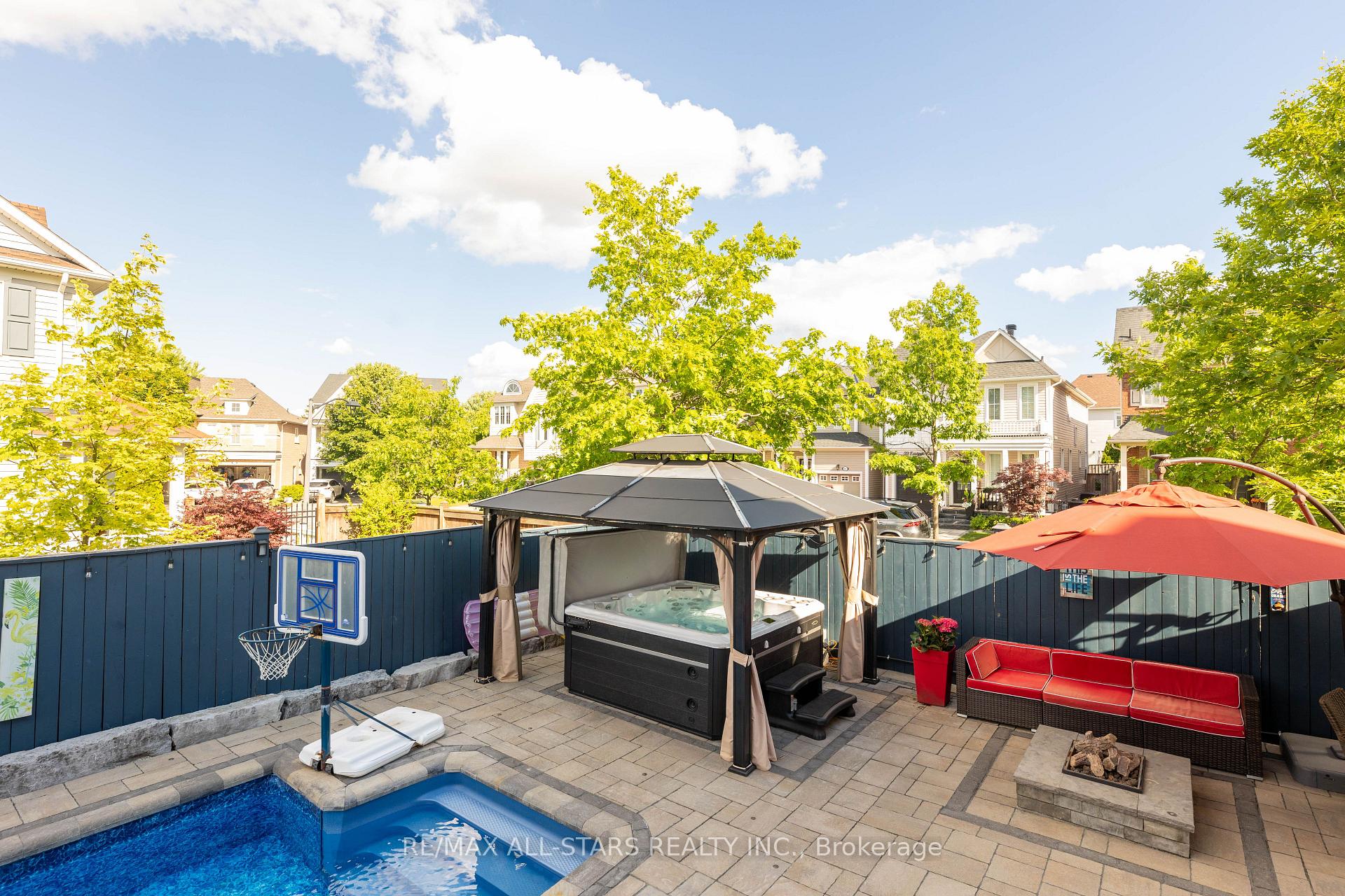 Photo 41 of 46 Eastgate Circle, Whitby, Brooklin — HOMEH