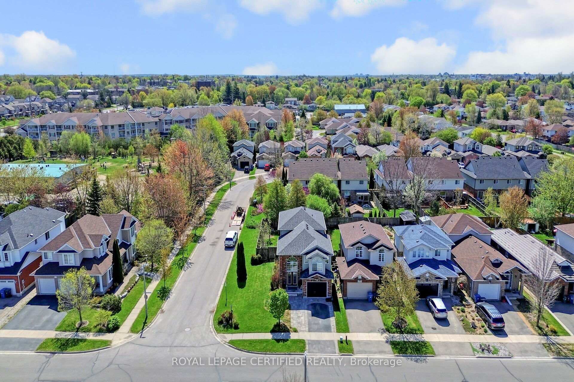 Photo 39 of 99 Simmonds Drive, Guelph, Victoria North — HOMEH