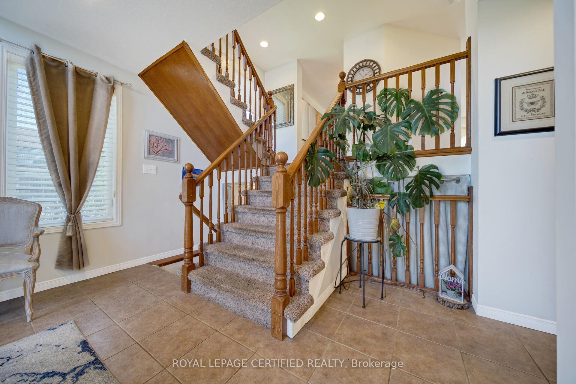 Photo 5 of 99 Simmonds Drive, Guelph, Victoria North — HOMEH
