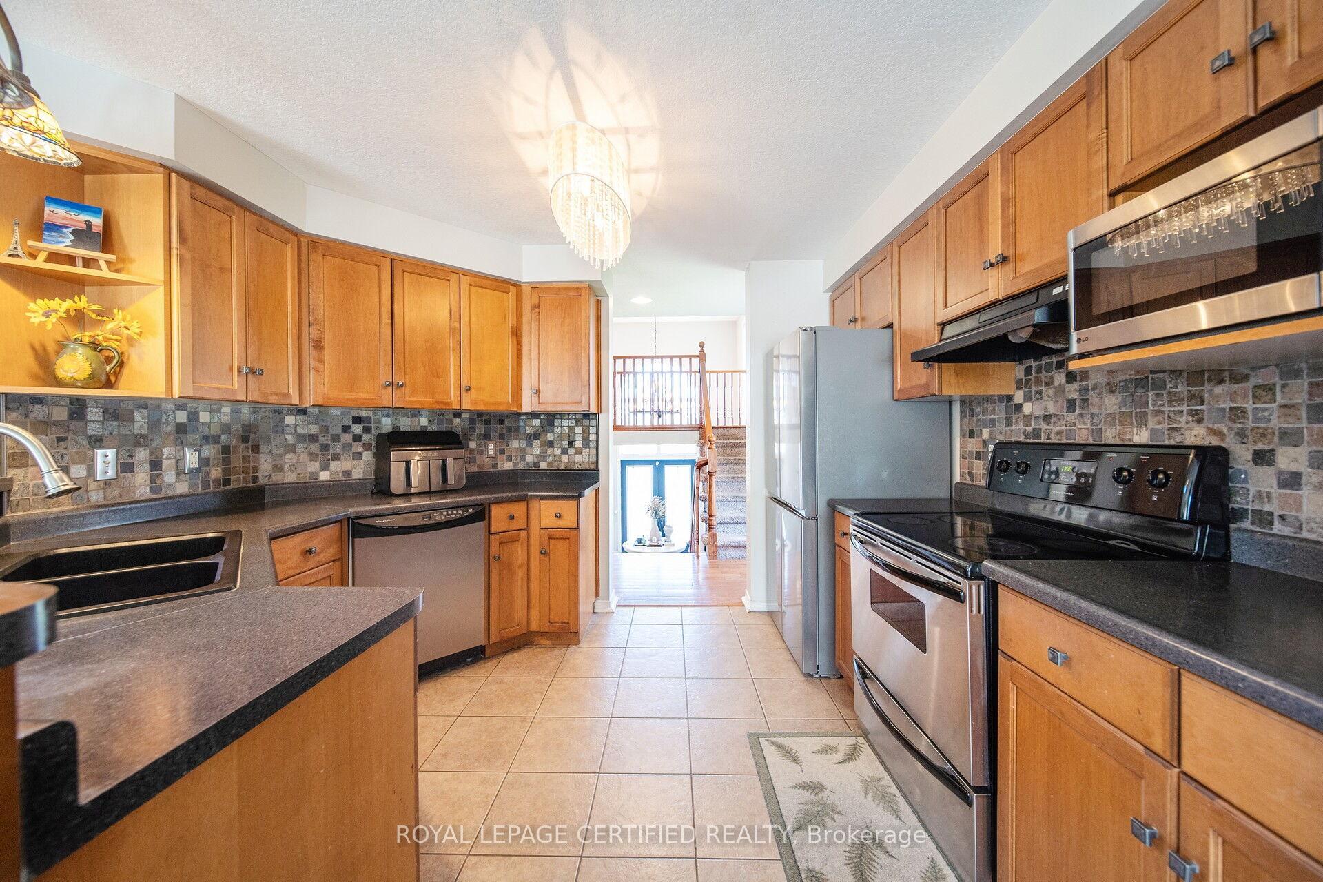 Photo 29 of 99 Simmonds Drive, Guelph, Victoria North — HOMEH