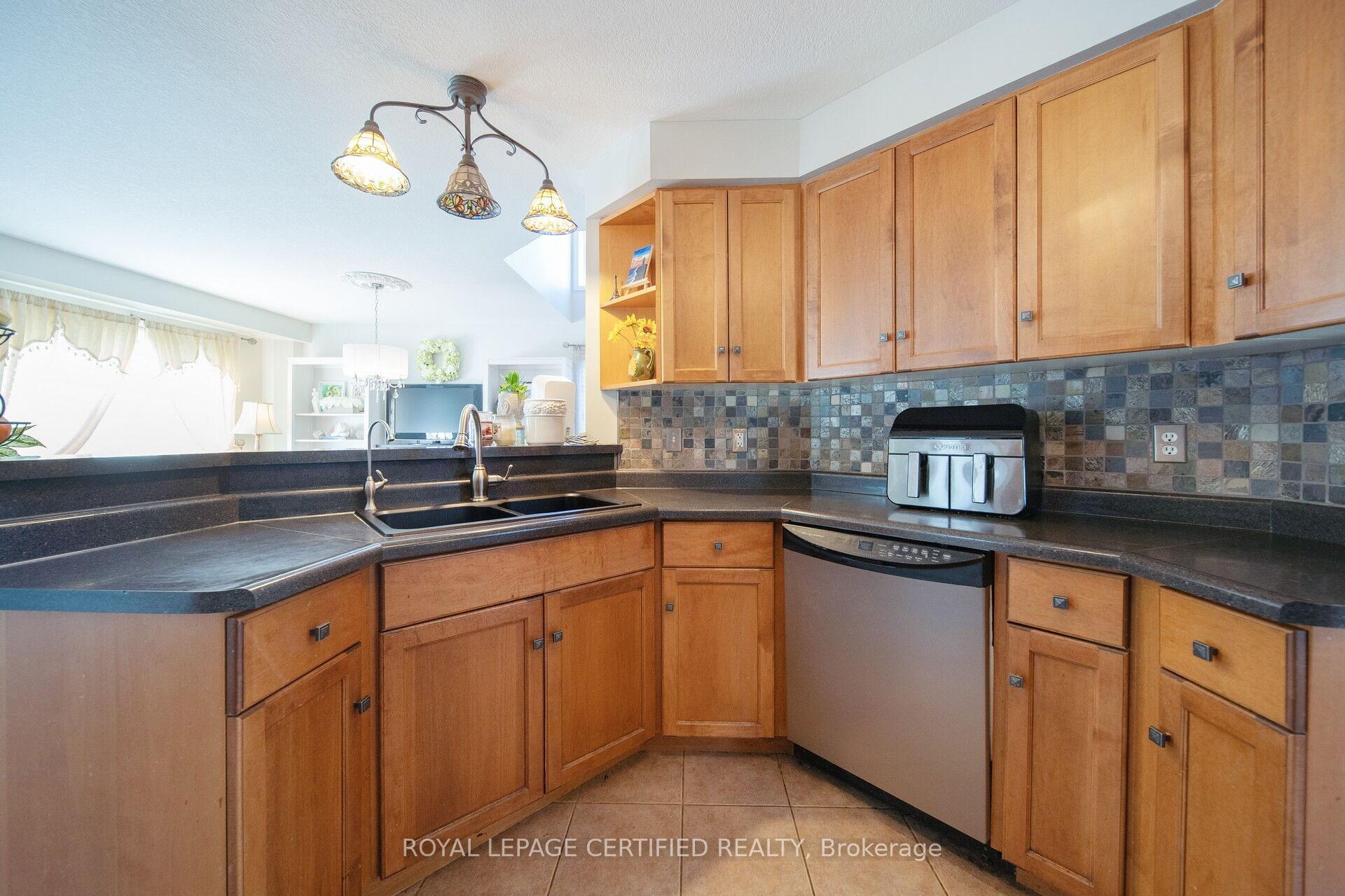 Photo 20 of 99 Simmonds Drive, Guelph, Victoria North — HOMEH