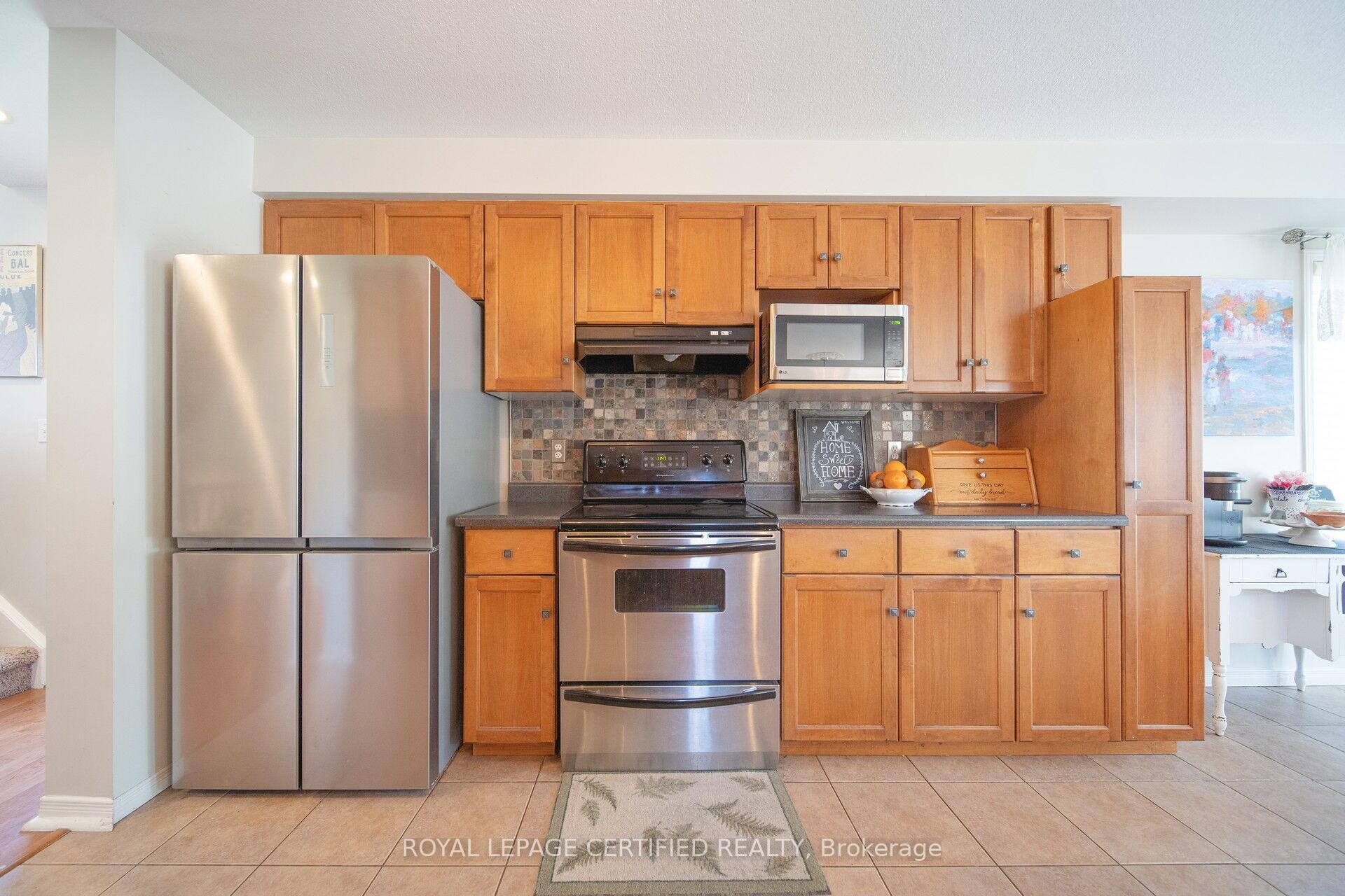Photo 33 of 99 Simmonds Drive, Guelph, Victoria North — HOMEH