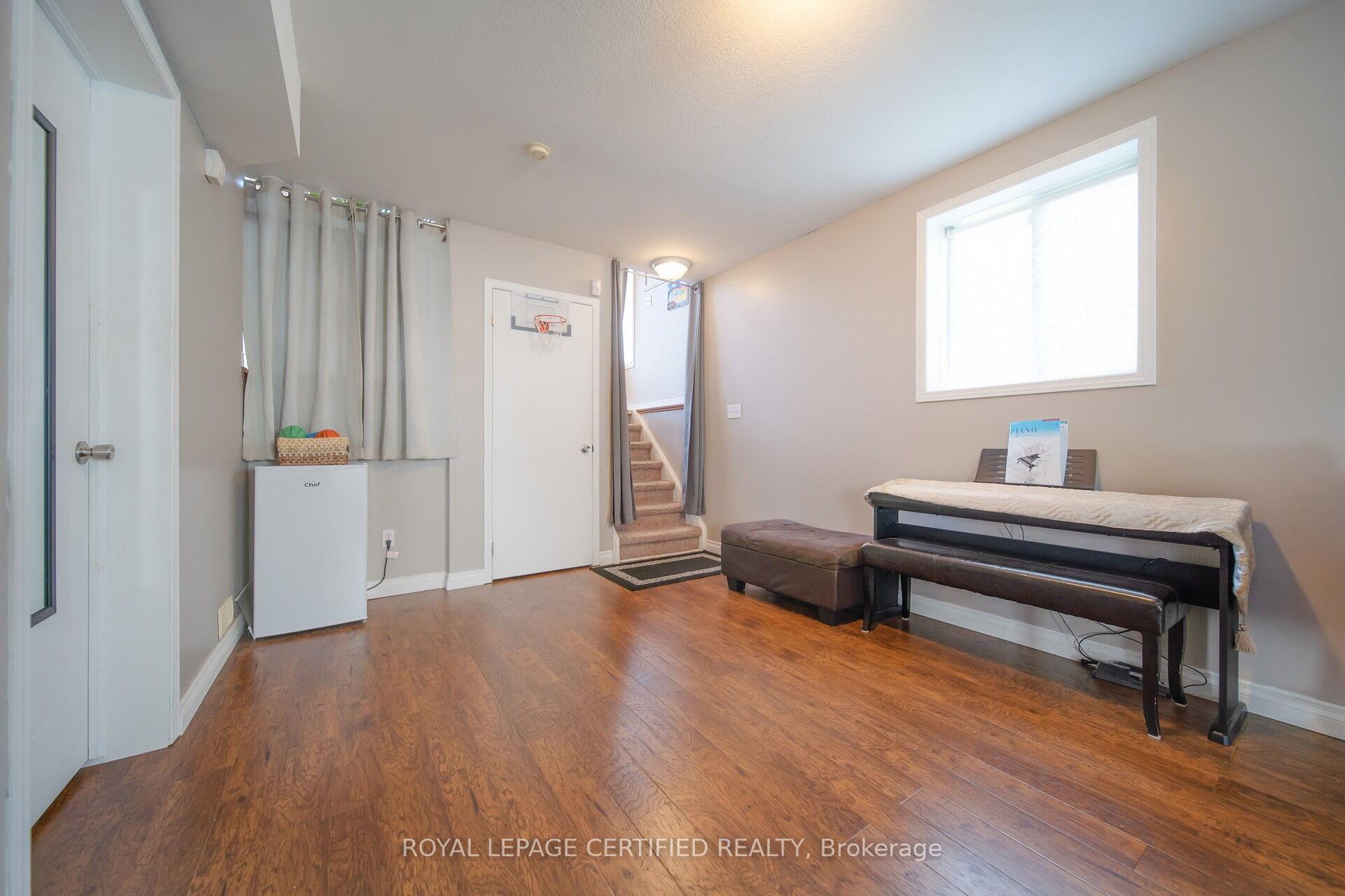 Photo 48 of 99 Simmonds Drive, Guelph, Victoria North — HOMEH