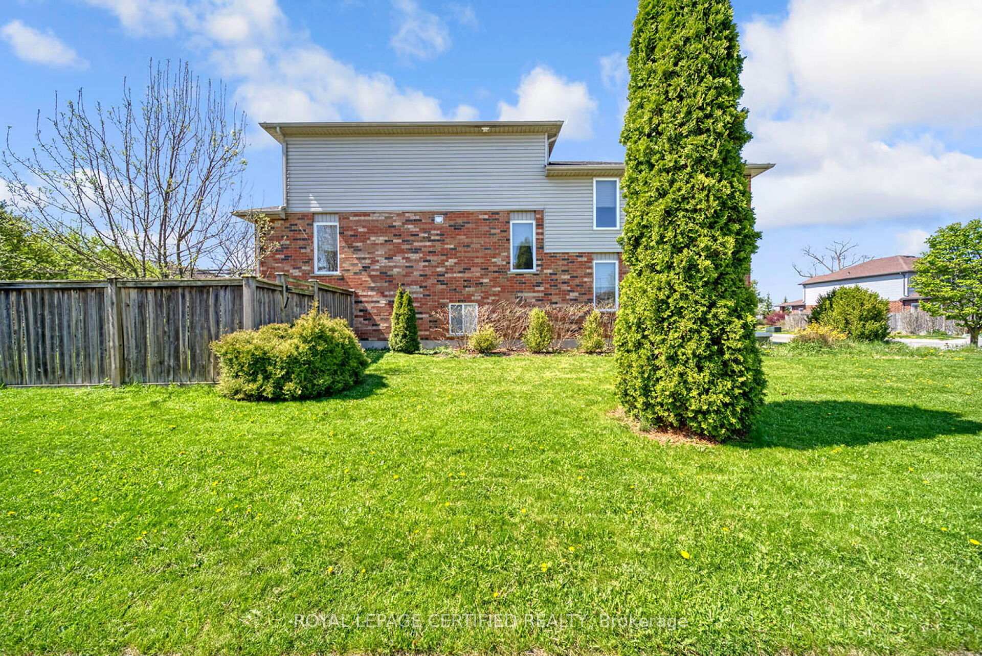 Photo 43 of 99 Simmonds Drive, Guelph, Victoria North — HOMEH