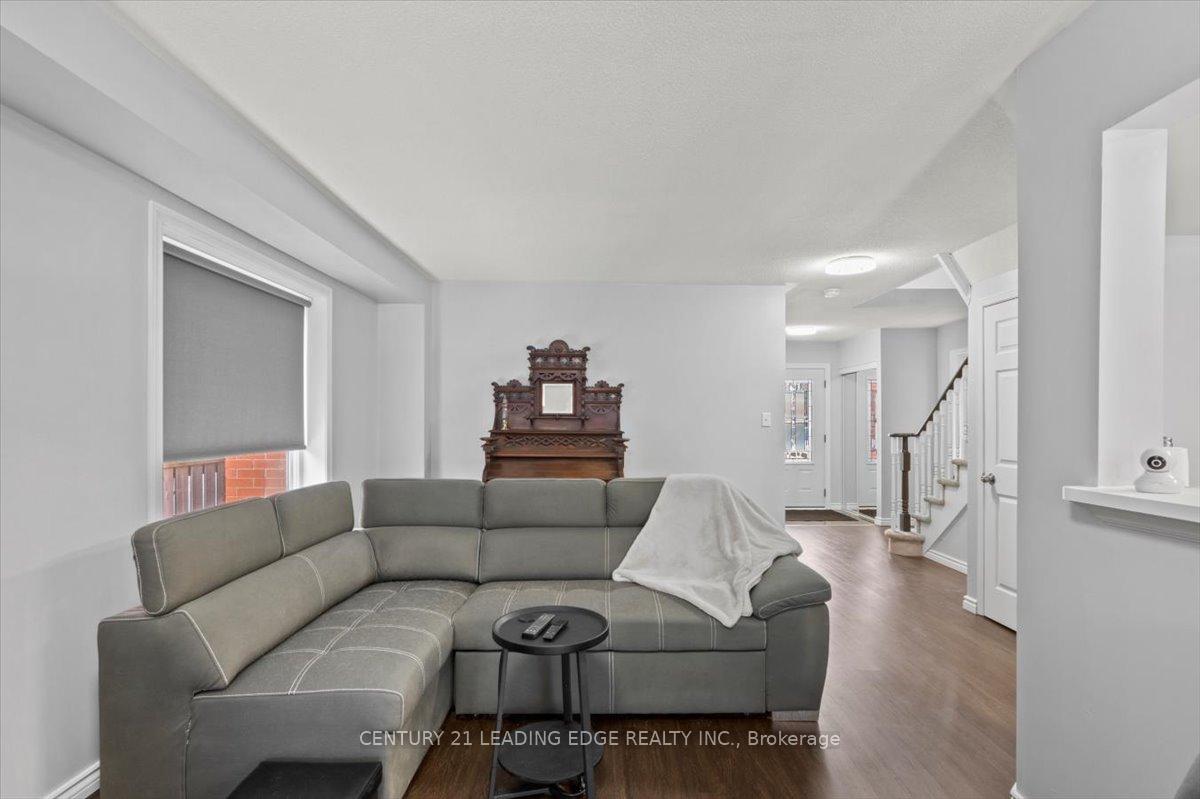 Photo 9 of 50 Tawn Crescent, Ajax, Central — HOMEH