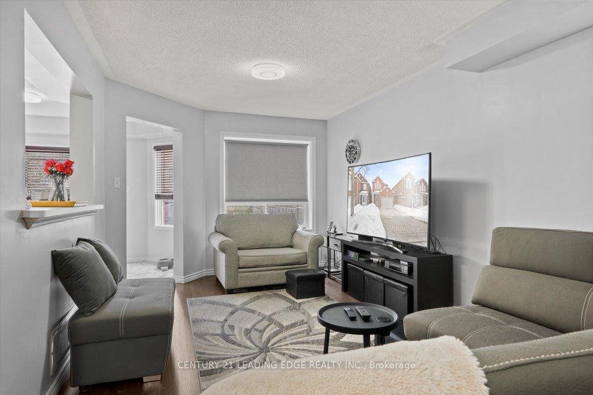 Photo 11 of 50 Tawn Crescent, Ajax, Central — HOMEH