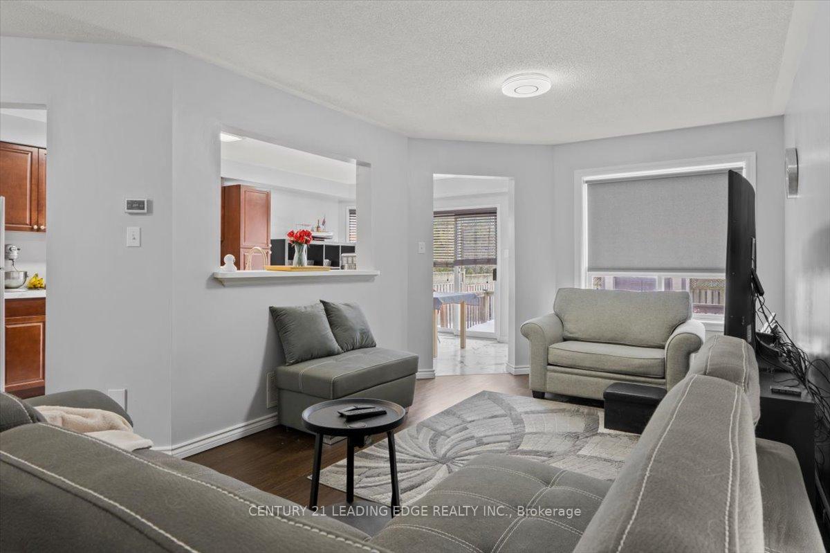 Photo 14 of 50 Tawn Crescent, Ajax, Central — HOMEH