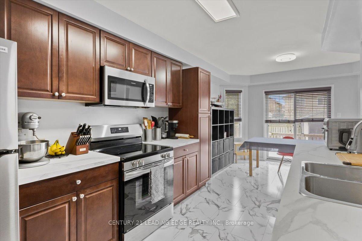 Photo 15 of 50 Tawn Crescent, Ajax, Central — HOMEH