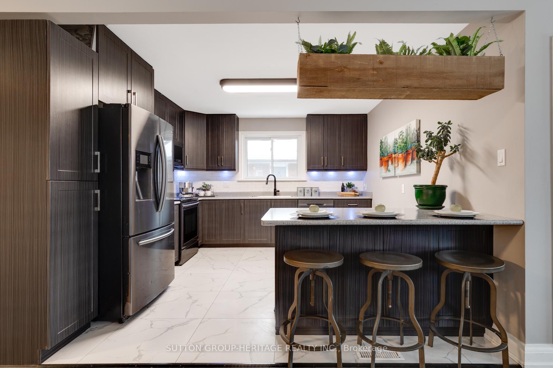 Photo 6 of 316 Central Park Boulevard S, Oshawa, Central — HOMEH