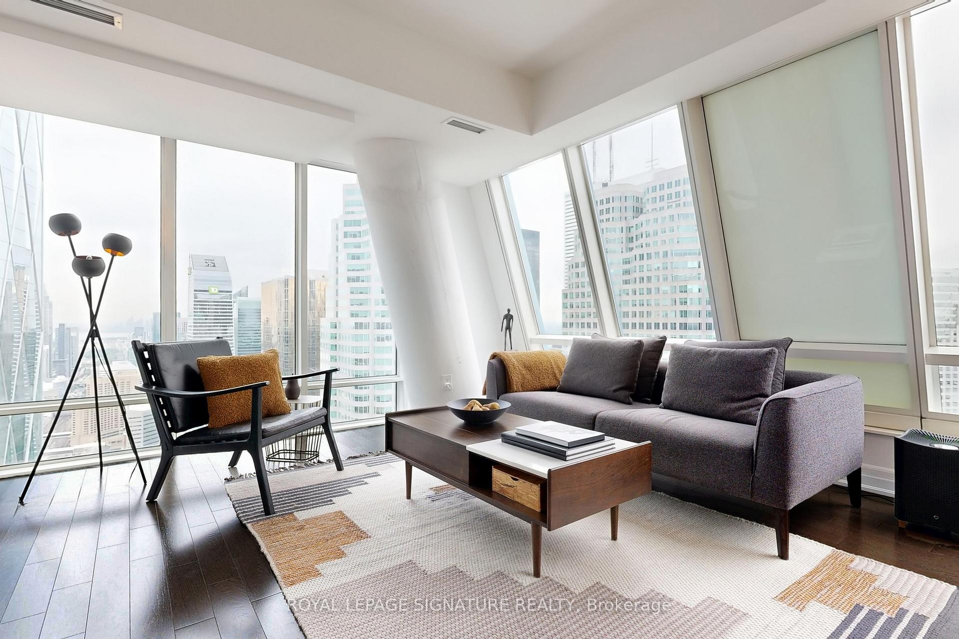 Photo 2 of Unit 5204, 8 The Esplanade, Toronto, Waterfront Communities — HOMEH