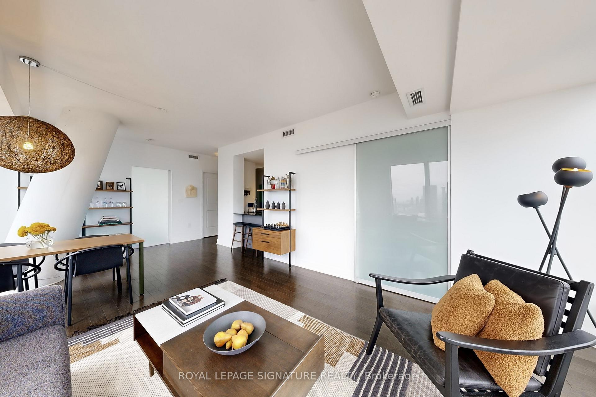 Photo 4 of Unit 5204, 8 The Esplanade, Toronto, Waterfront Communities — HOMEH