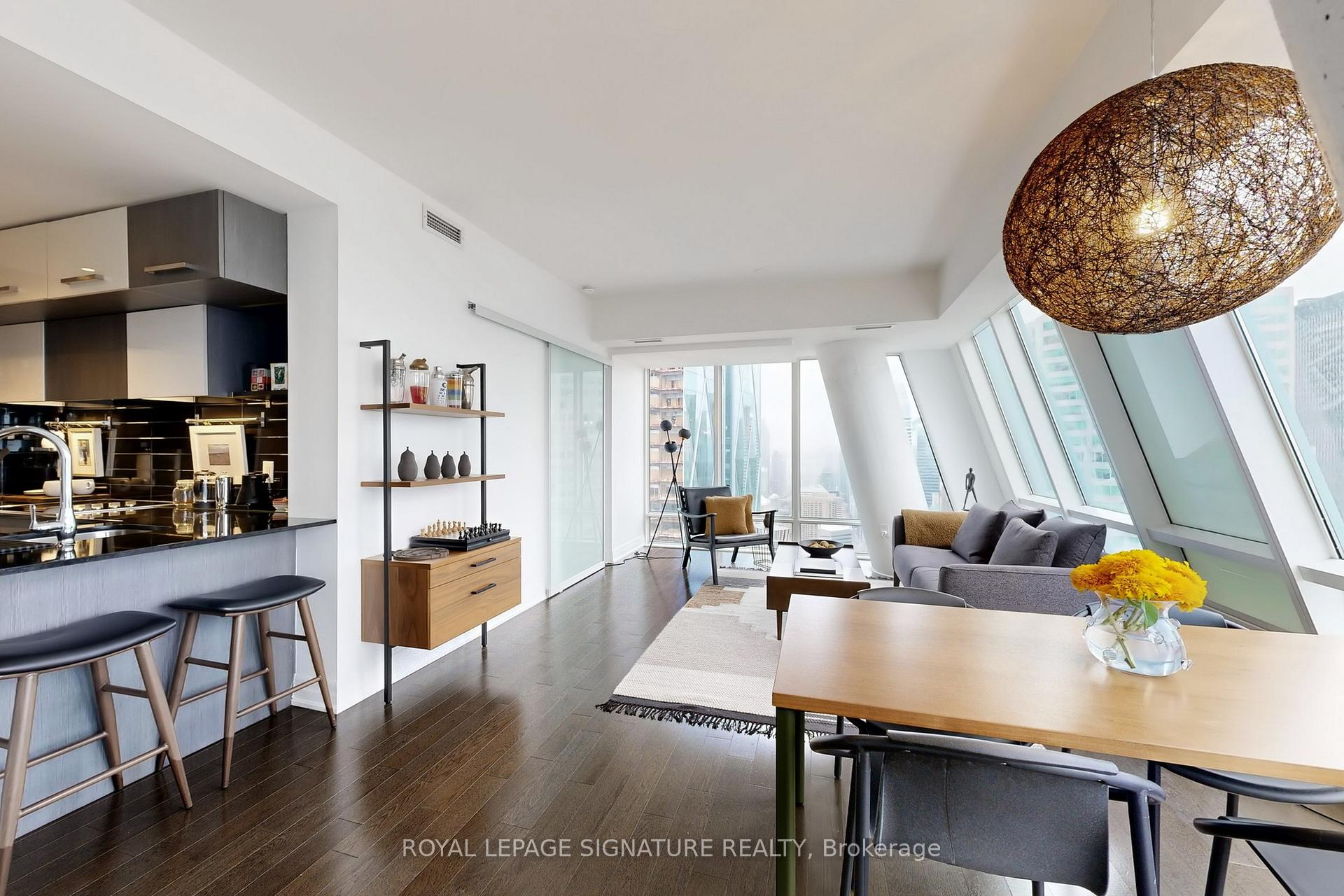 Photo 16 of Unit 5204, 8 The Esplanade, Toronto, Waterfront Communities — HOMEH