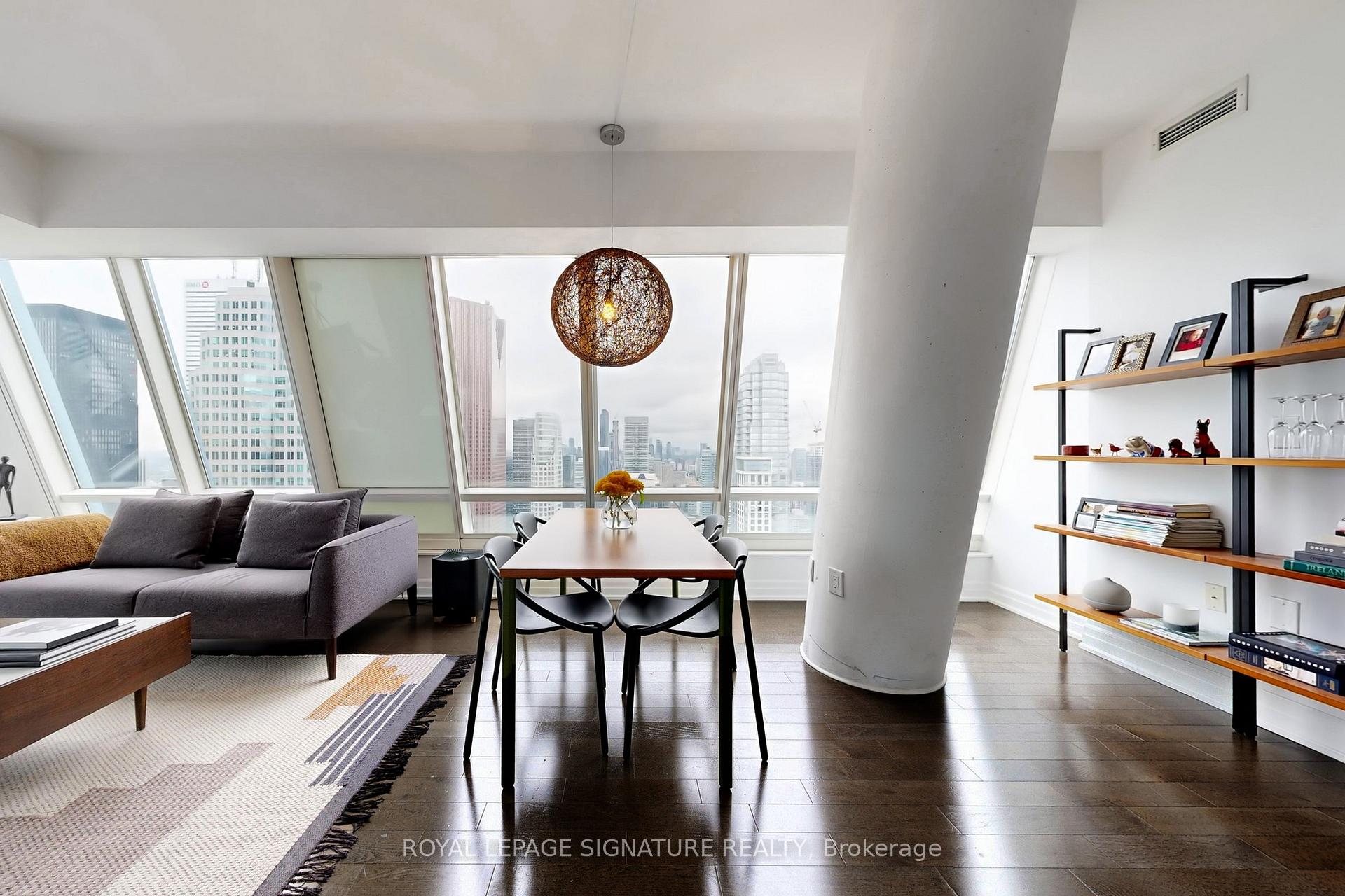 Photo 7 of Unit 5204, 8 The Esplanade, Toronto, Waterfront Communities — HOMEH