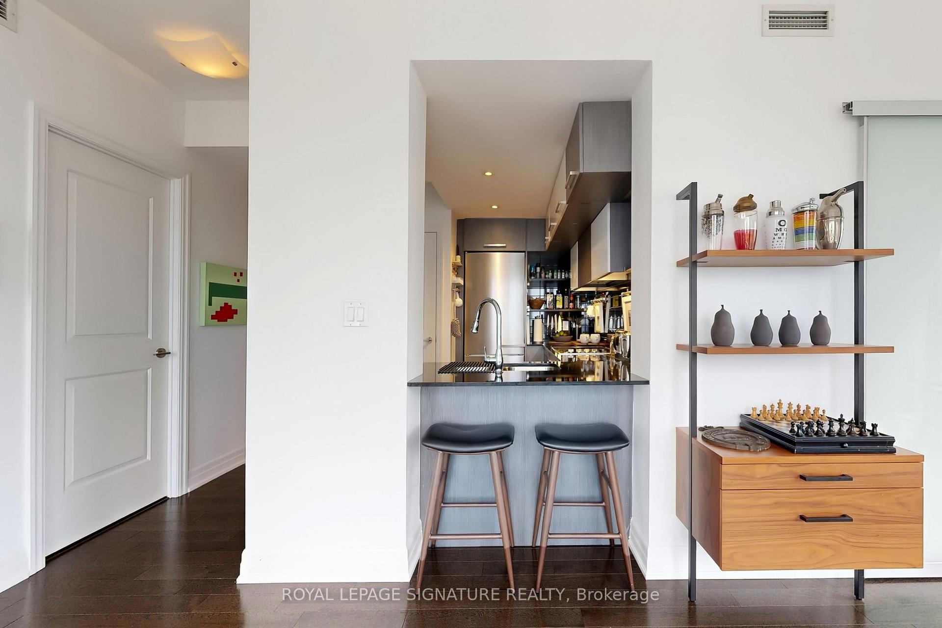 Photo 11 of Unit 5204, 8 The Esplanade, Toronto, Waterfront Communities — HOMEH