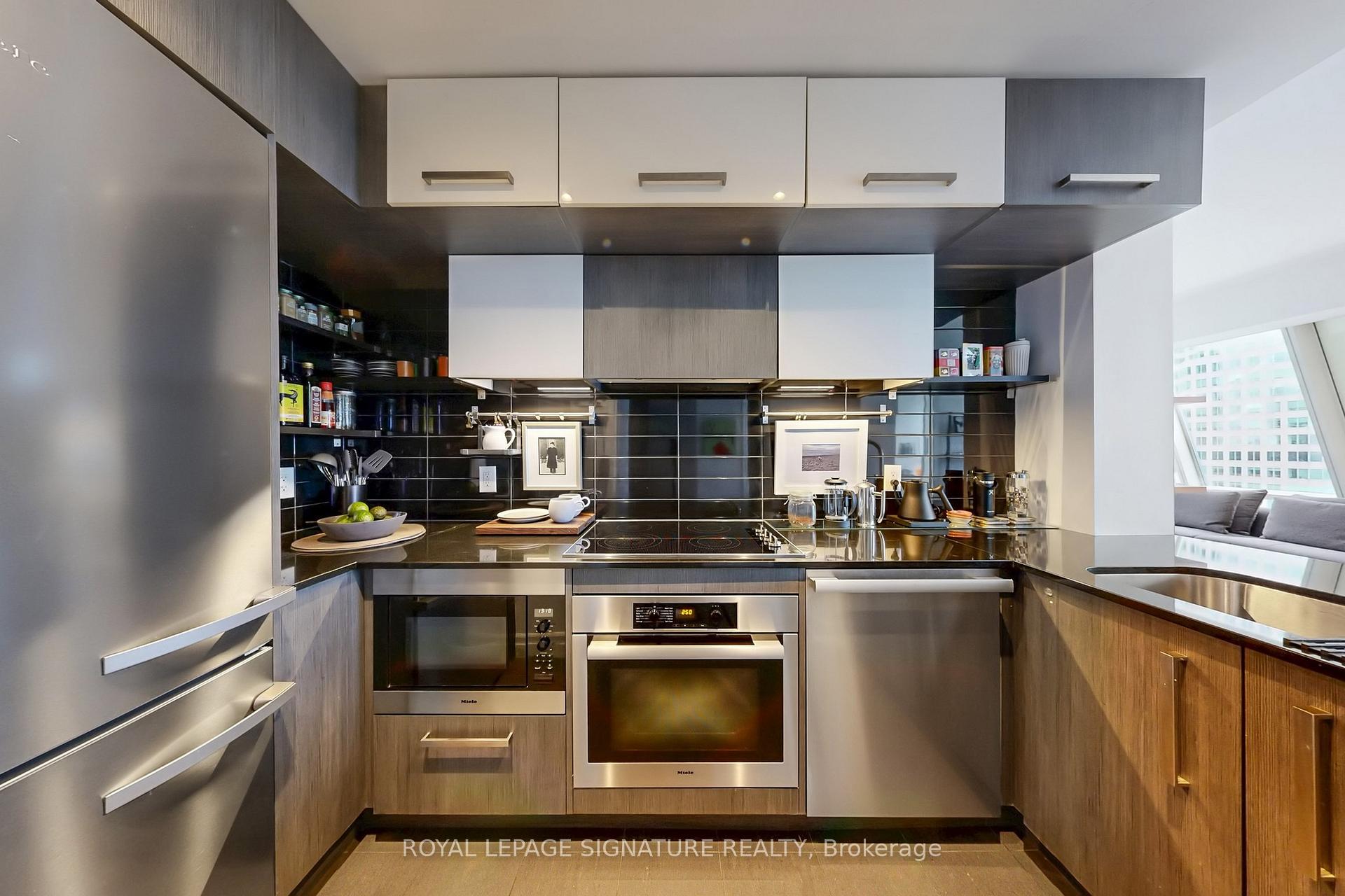 Photo 17 of Unit 5204, 8 The Esplanade, Toronto, Waterfront Communities — HOMEH