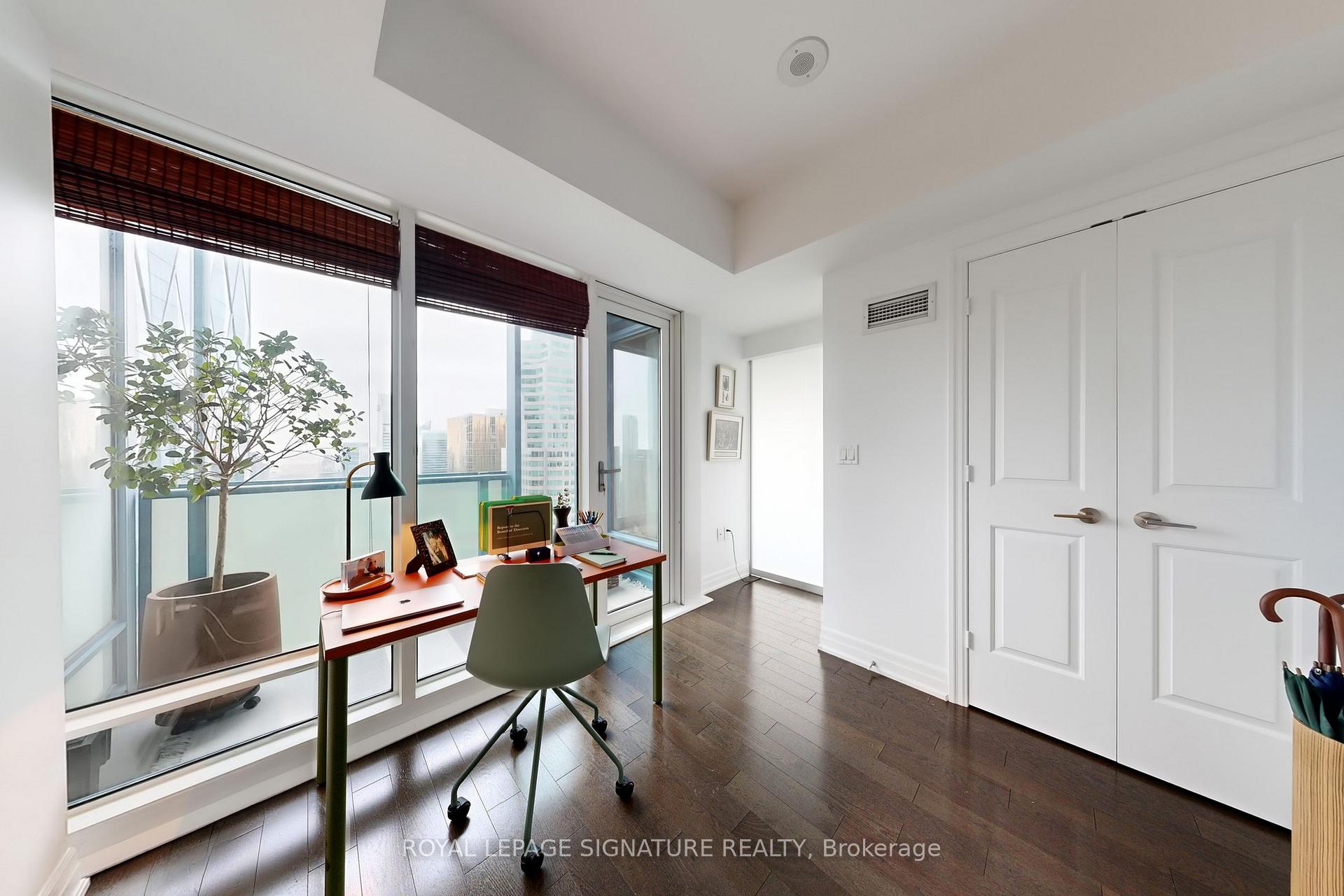 Photo 14 of Unit 5204, 8 The Esplanade, Toronto, Waterfront Communities — HOMEH