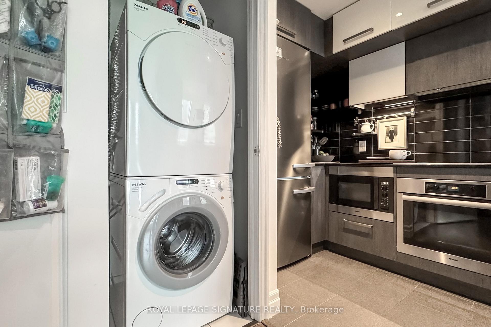 Photo 18 of Unit 5204, 8 The Esplanade, Toronto, Waterfront Communities — HOMEH