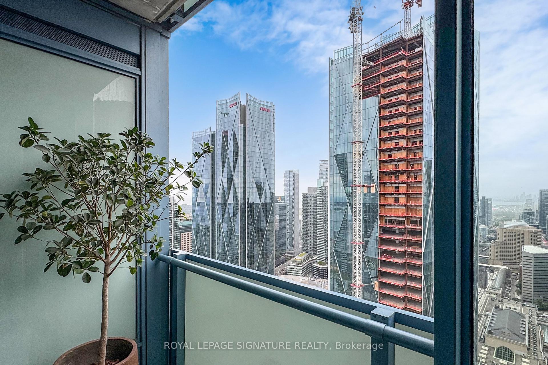 Photo 23 of Unit 5204, 8 The Esplanade, Toronto, Waterfront Communities — HOMEH