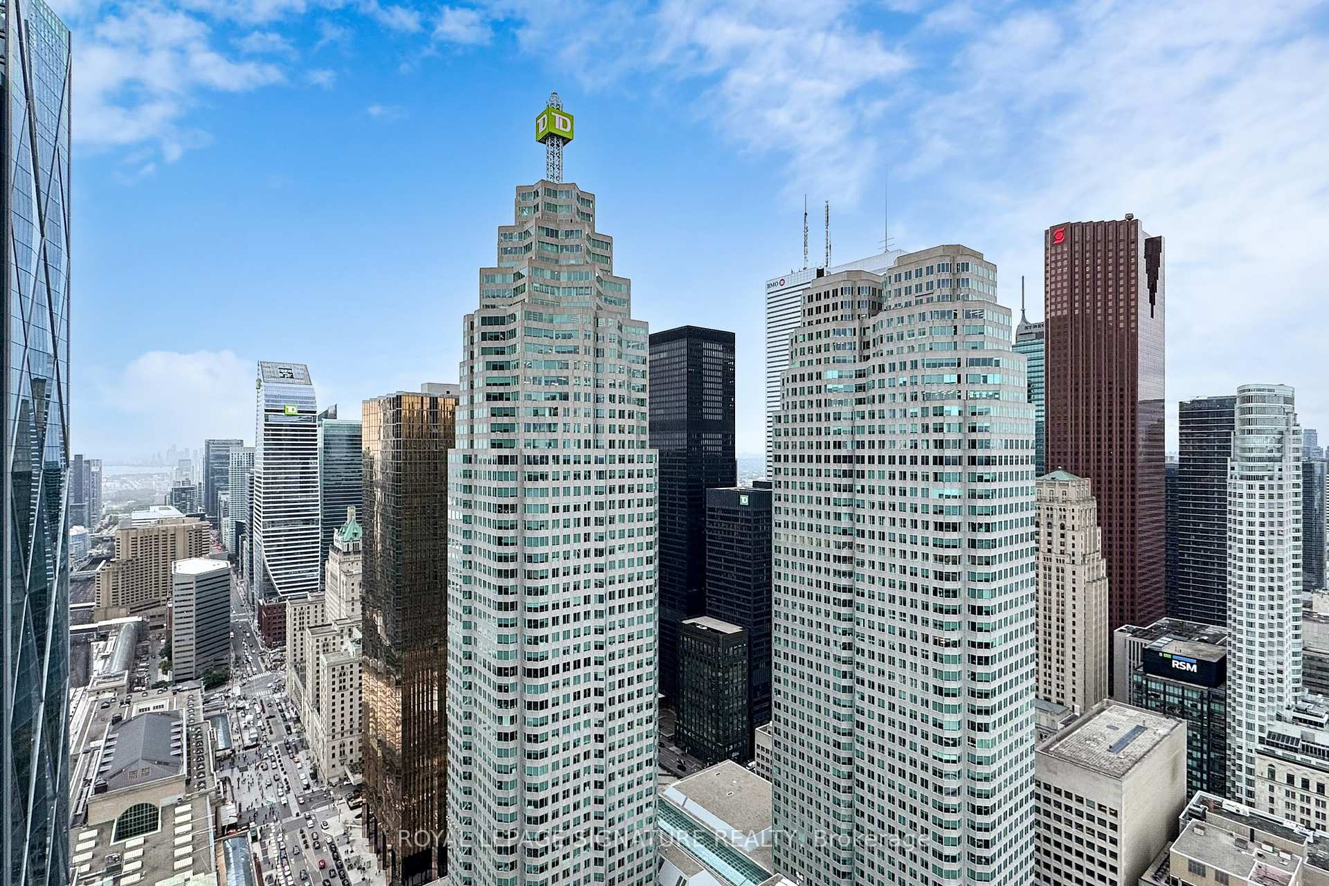 Photo 24 of Unit 5204, 8 The Esplanade, Toronto, Waterfront Communities — HOMEH