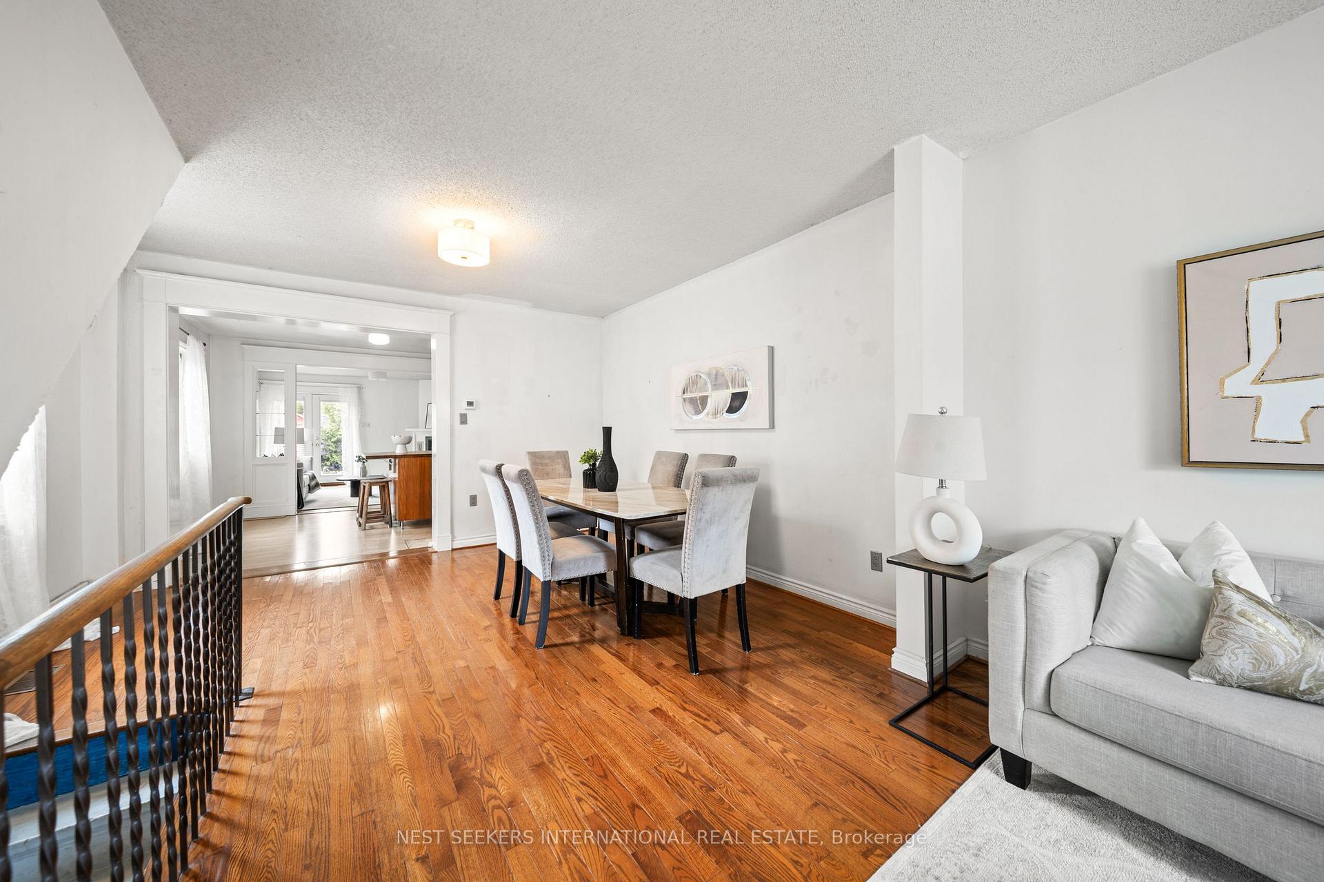 Photo 11 of 35 Cambrai Avenue, Toronto, Woodbine-Lumsden — HOMEH
