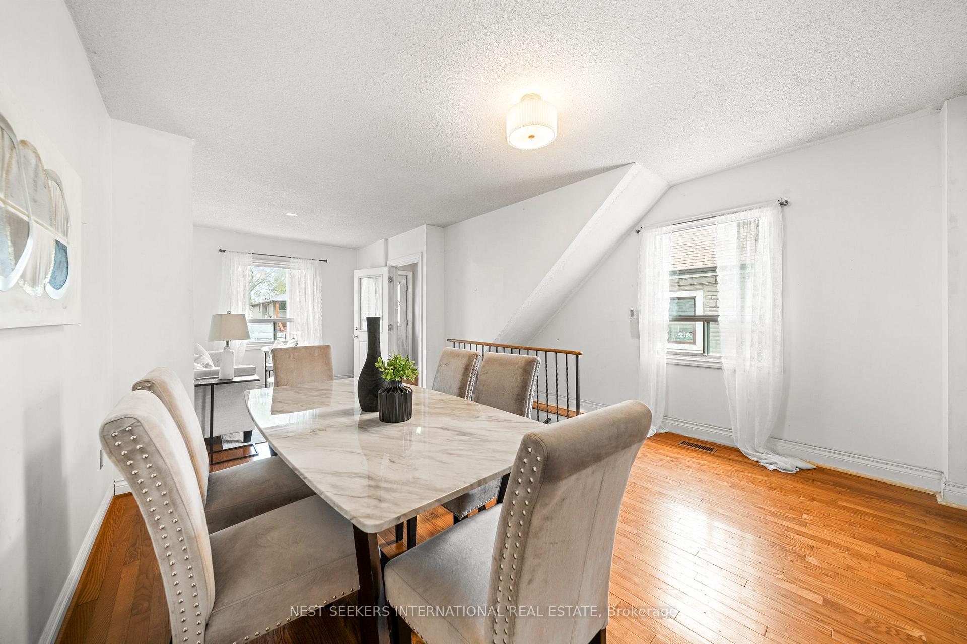 Photo 20 of 35 Cambrai Avenue, Toronto, Woodbine-Lumsden — HOMEH