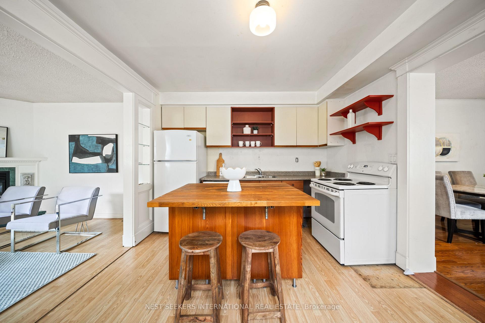 Photo 18 of 35 Cambrai Avenue, Toronto, Woodbine-Lumsden — HOMEH